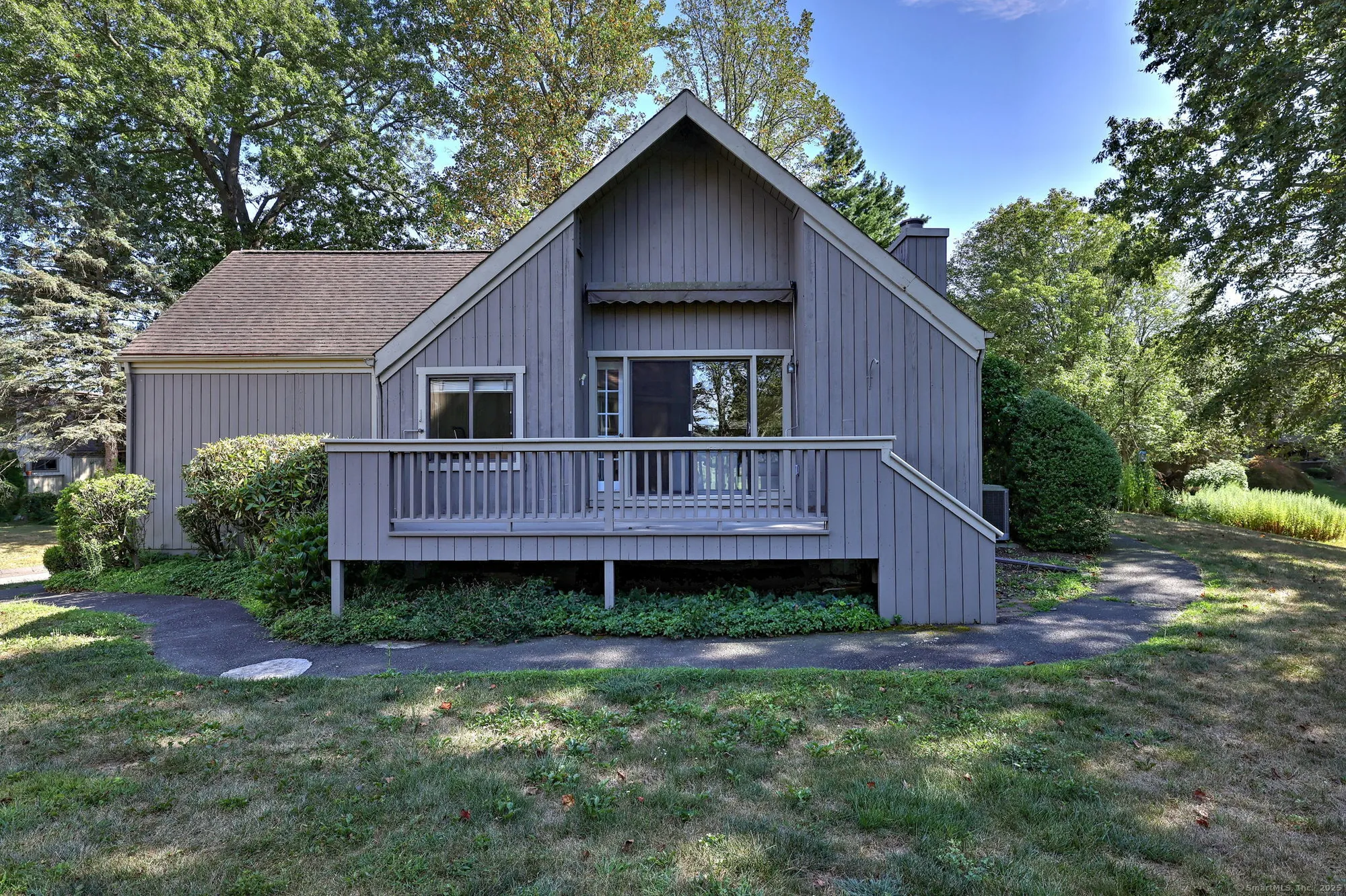 Property Slideshow image 4 of 39 | 193 bayfield ln b, Stratford, CT, 06614