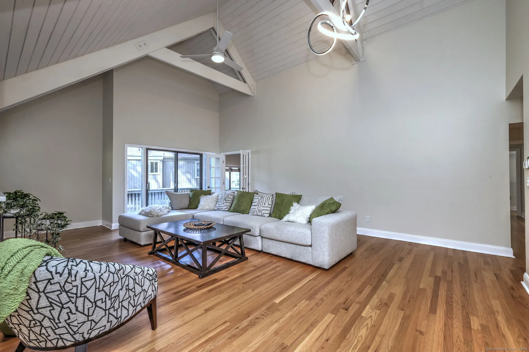 Property Slideshow image 12 of 39 | 193 bayfield ln b, Stratford, CT, 06614