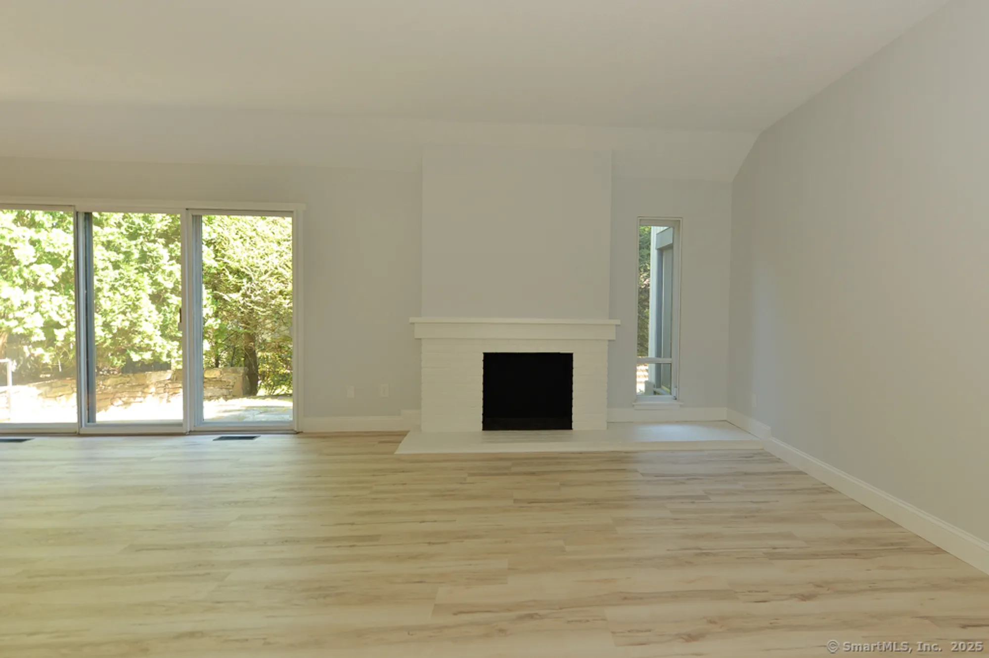 Property Slideshow image 2 of 16 | 170 heritage vlg b, Southbury, CT, 06488