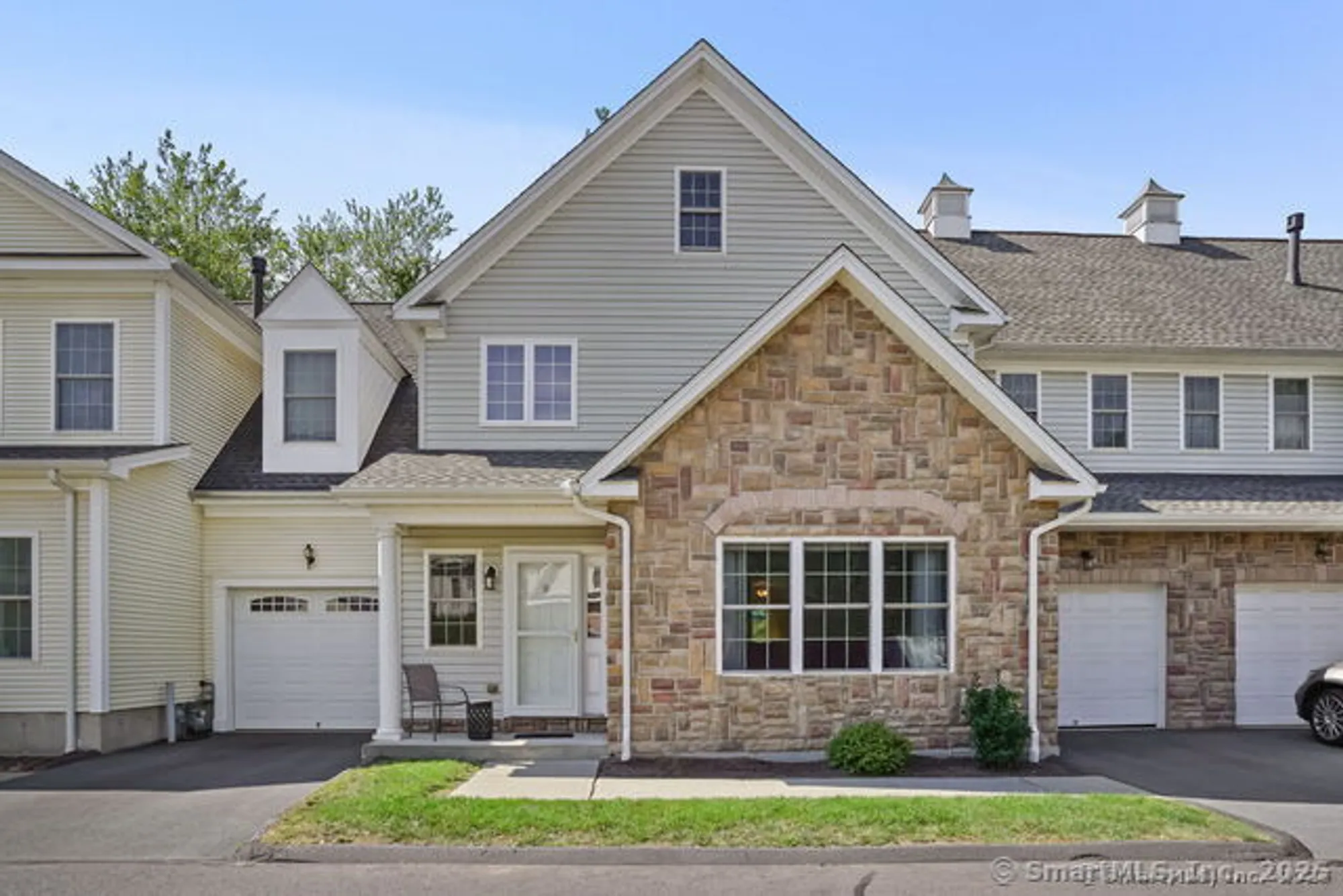Property Slideshow image 1 of 35 | 10 lucius ct # 10, Milford, CT, 06461