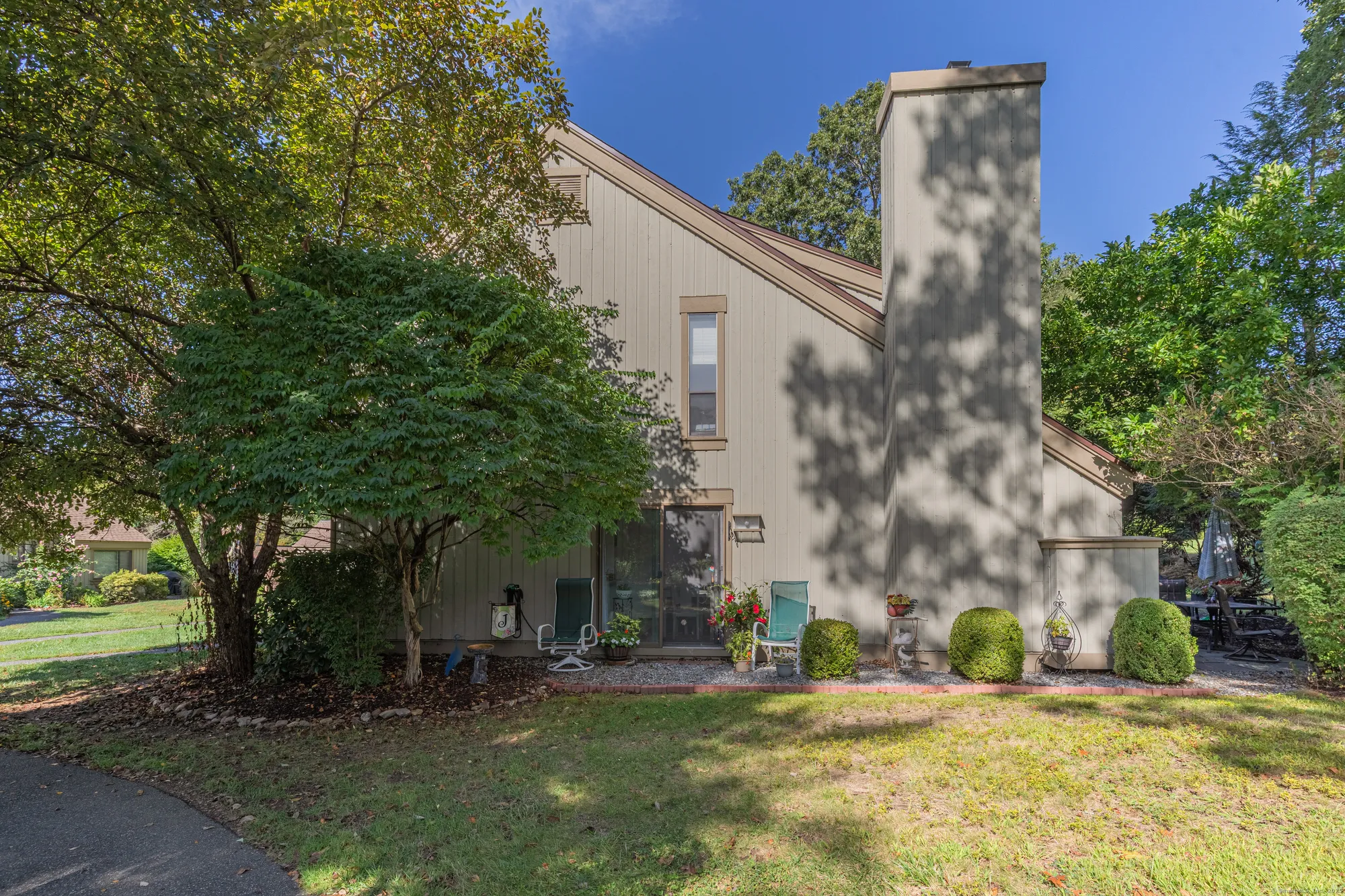 Property Slideshow image 34 of 38 | 825 heritage vlg b, Southbury, CT, 06488