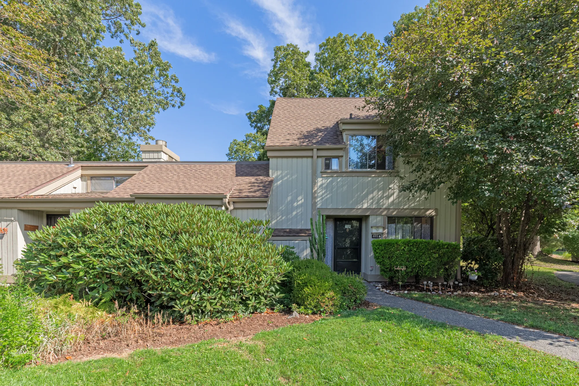 Property Slideshow image 2 of 38 | 825 heritage vlg b, Southbury, CT, 06488