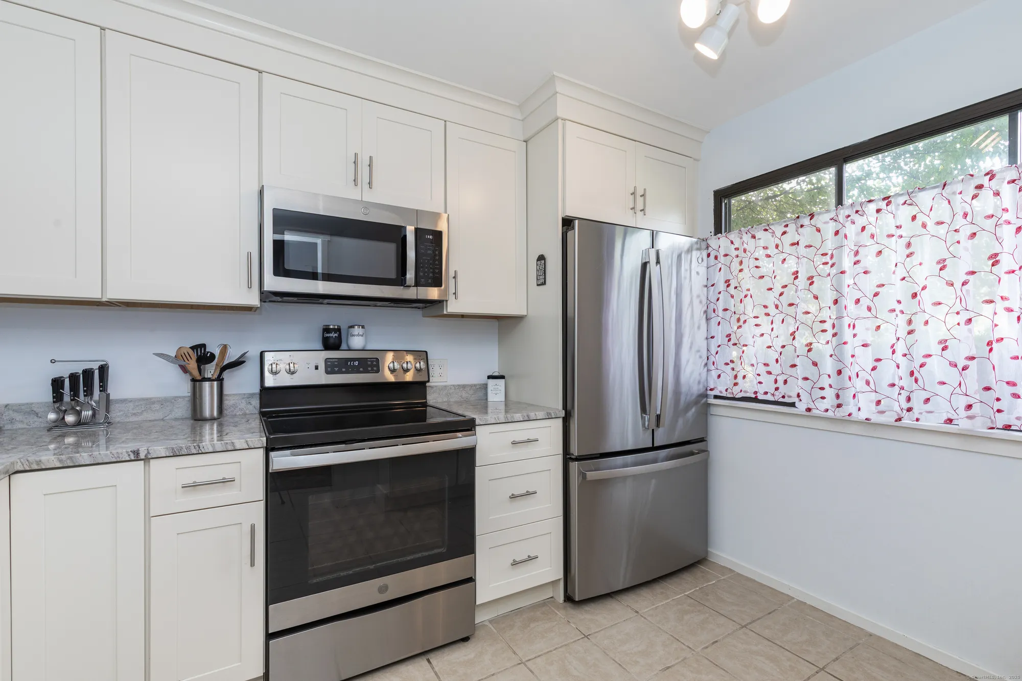 Property Slideshow image 6 of 38 | 825 heritage vlg b, Southbury, CT, 06488