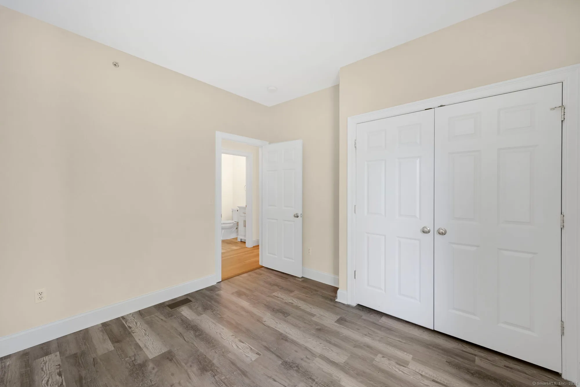 Property Slideshow image 32 of 39 | 17 cherry tree ln # 17, Avon, CT, 06001