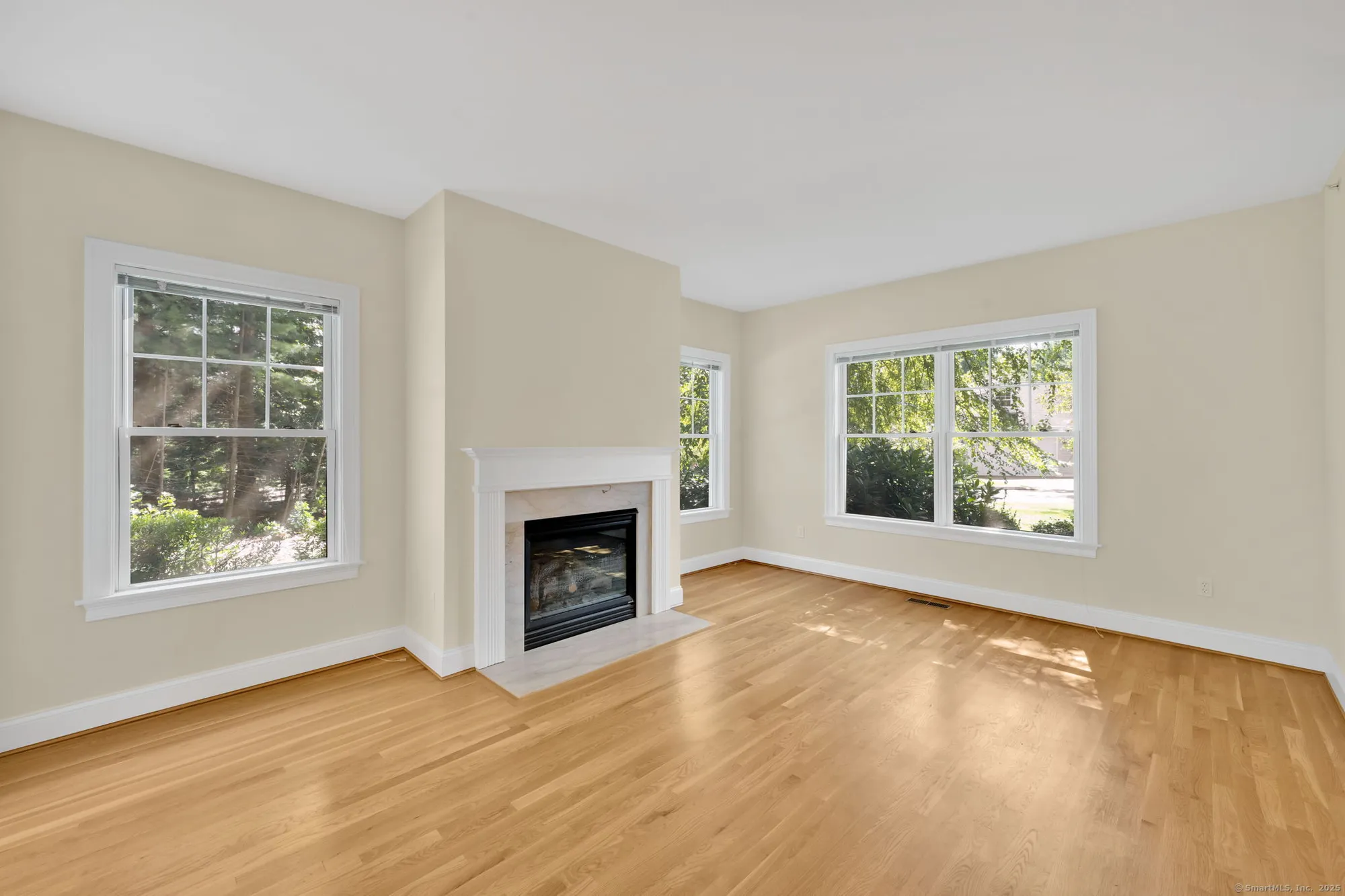Property Slideshow image 13 of 39 | 17 cherry tree ln # 17, Avon, CT, 06001
