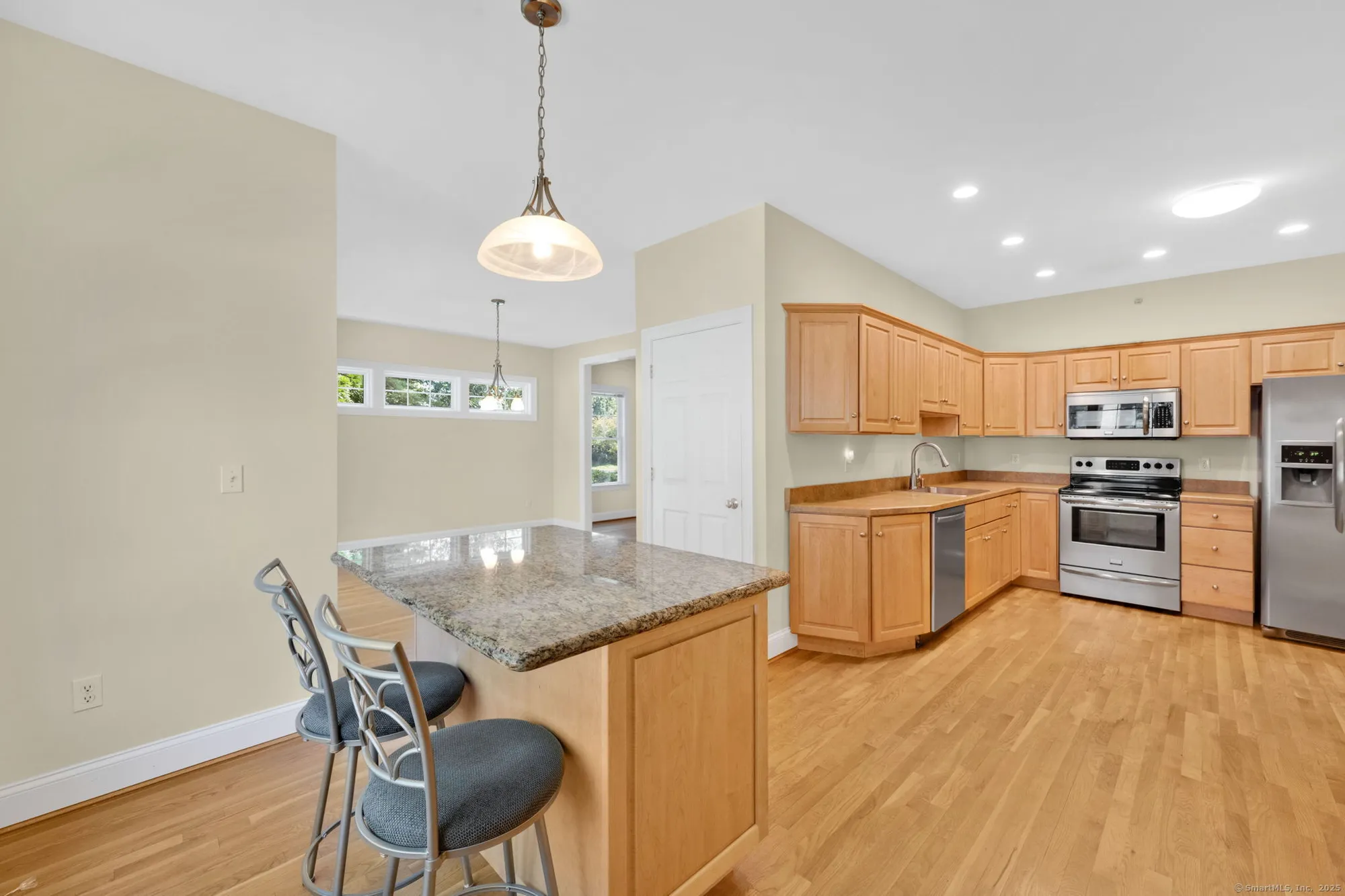 Property Slideshow image 19 of 39 | 17 cherry tree ln # 17, Avon, CT, 06001