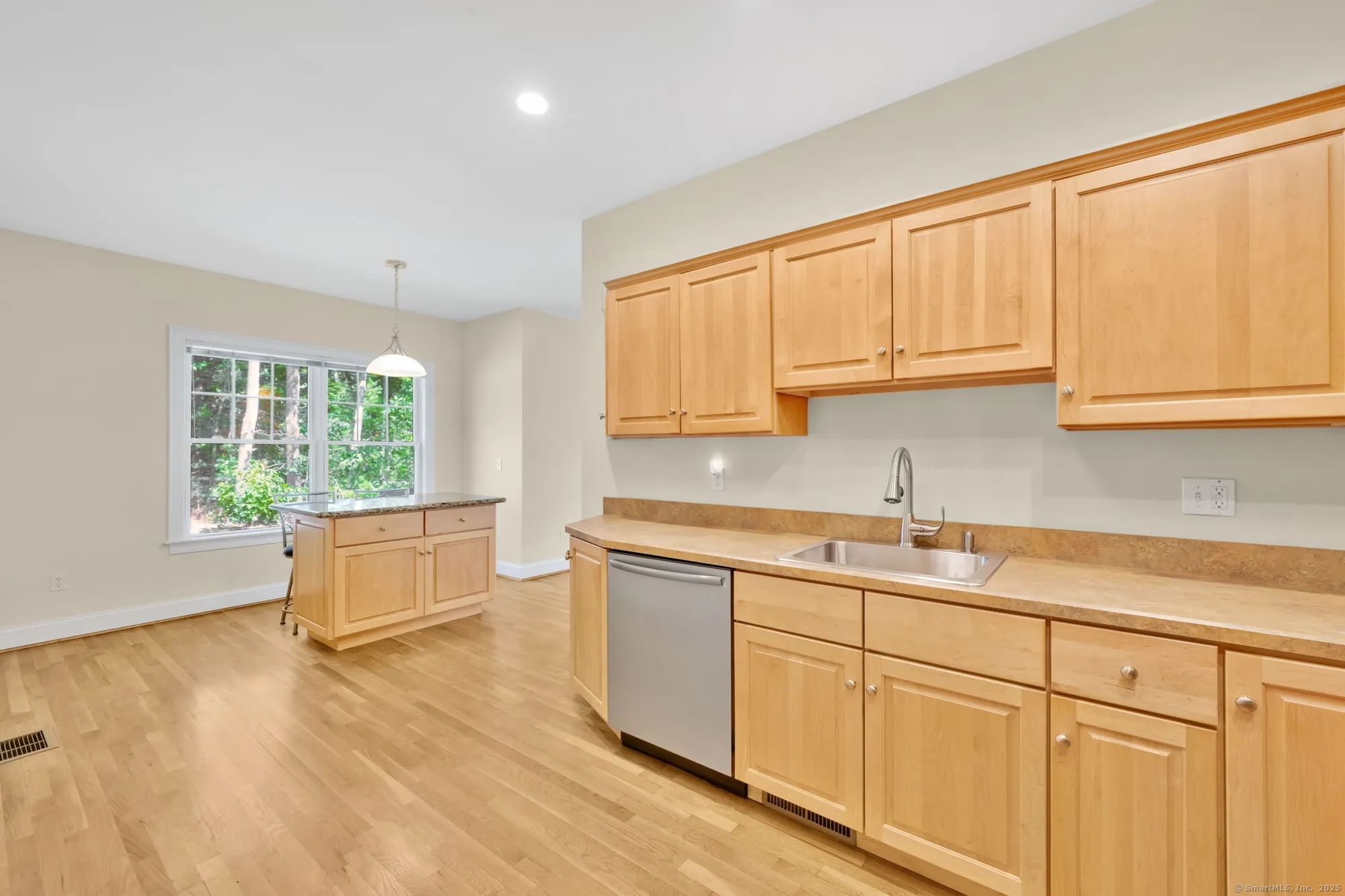 Property Slideshow image 22 of 39 | 17 cherry tree ln # 17, Avon, CT, 06001