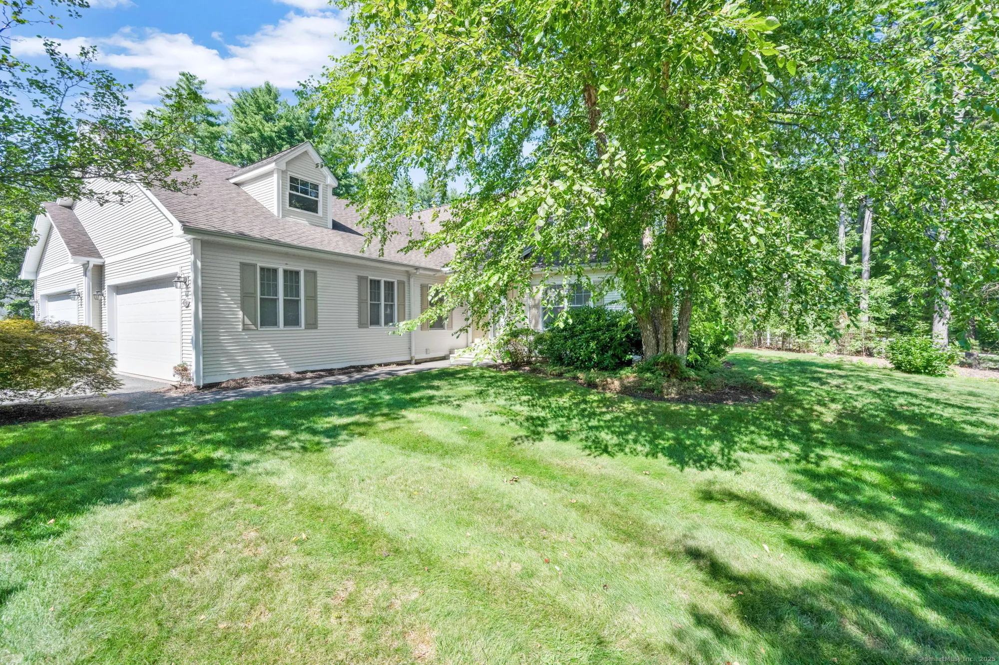 Property Slideshow image 1 of 39 | 17 cherry tree ln # 17, Avon, CT, 06001
