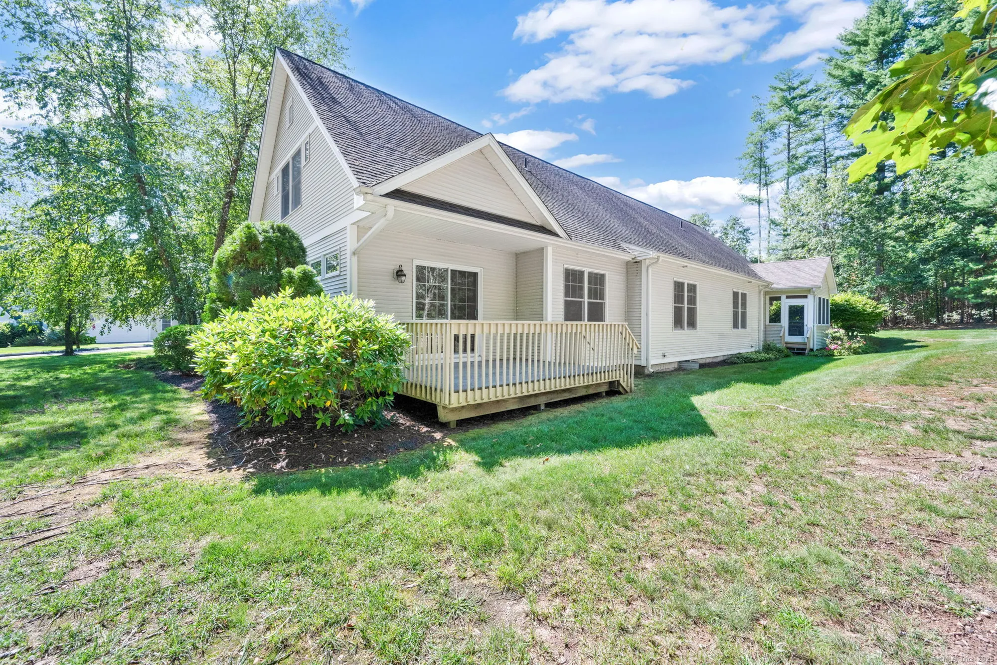 Property Slideshow image 4 of 39 | 17 cherry tree ln # 17, Avon, CT, 06001