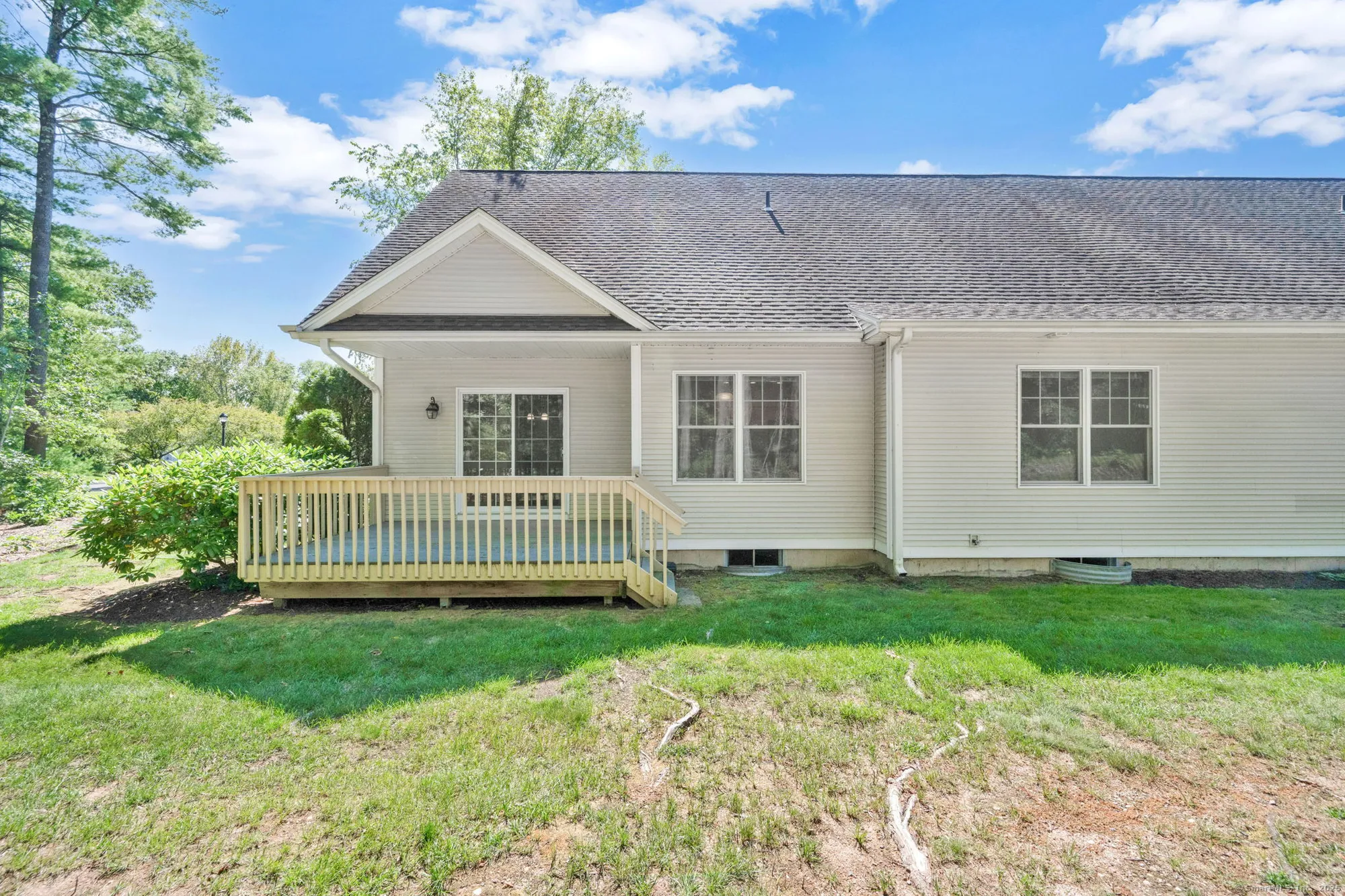 Property Slideshow image 5 of 39 | 17 cherry tree ln # 17, Avon, CT, 06001