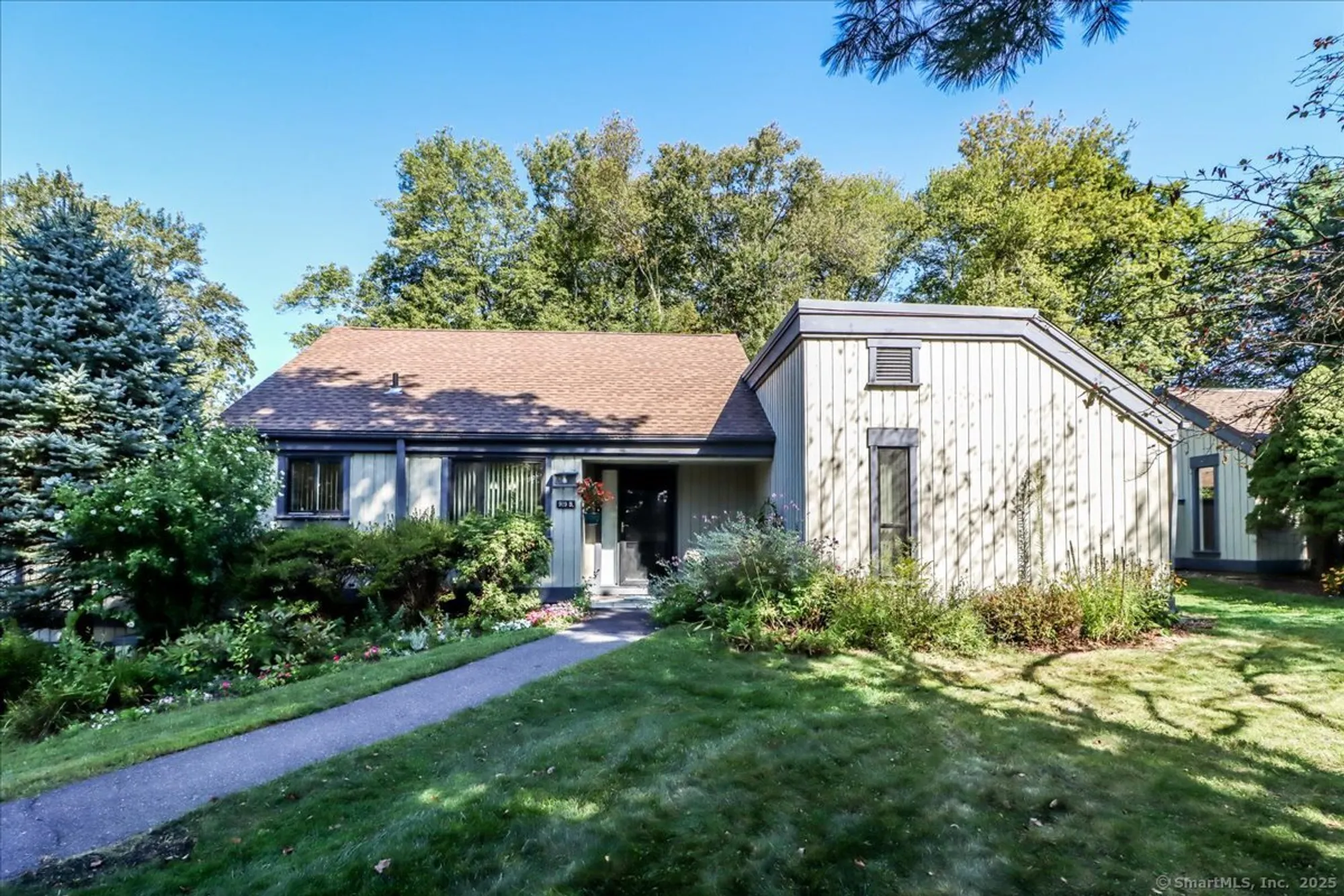 Property Slideshow image 1 of 23 | 919 heritage vlg b, Southbury, CT, 06488