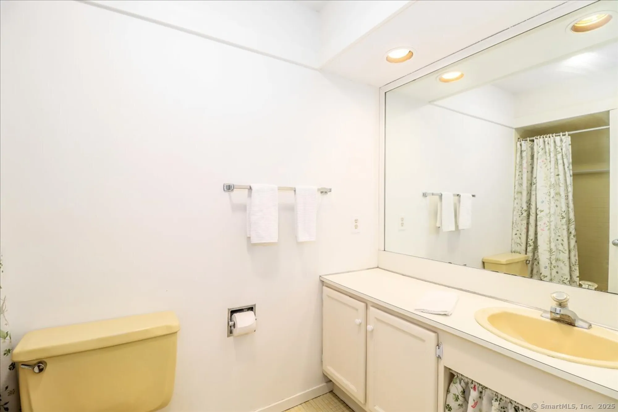 Property Slideshow image 18 of 23 | 919 heritage vlg b, Southbury, CT, 06488