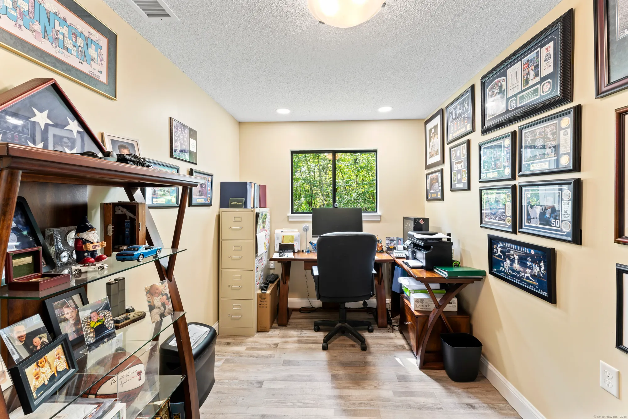 Property Slideshow image 36 of 40 | 12 heritage crst a, Southbury, CT, 06488