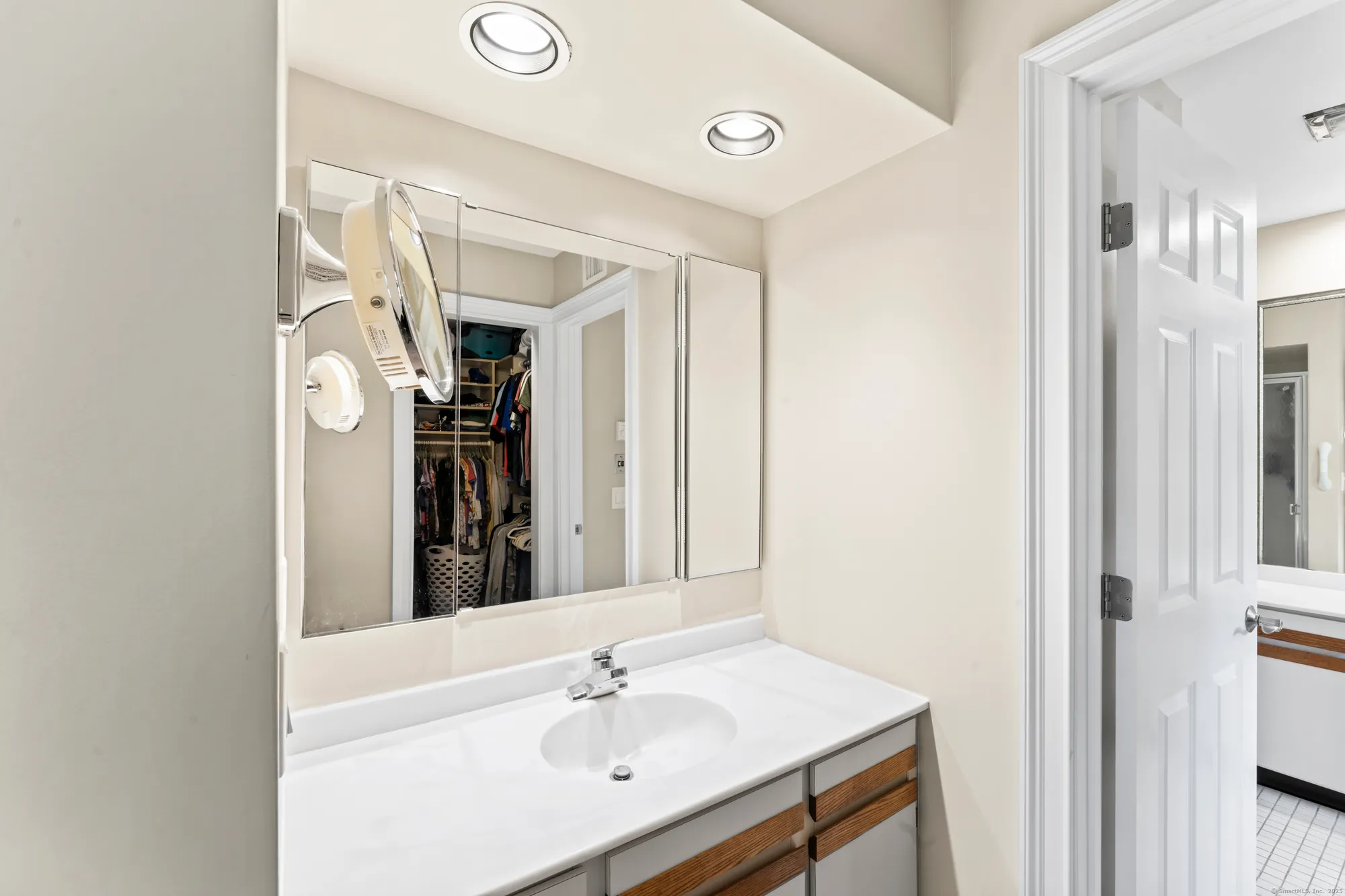 Property Slideshow image 22 of 40 | 12 heritage crst a, Southbury, CT, 06488