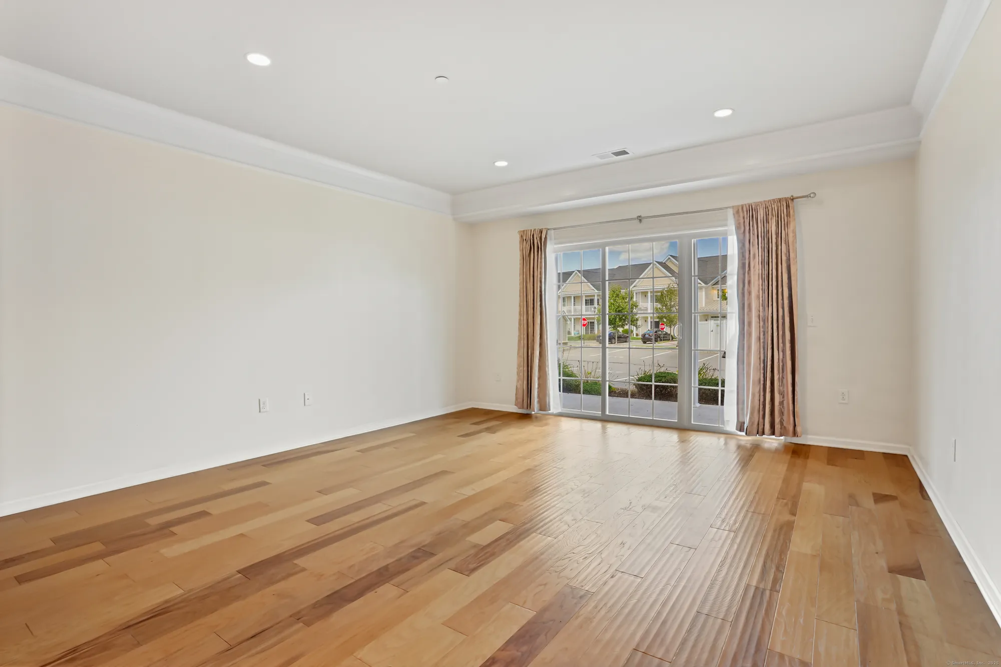 Property Slideshow image 12 of 40 | 416 center meadow ln # 416, Danbury, CT, 06810