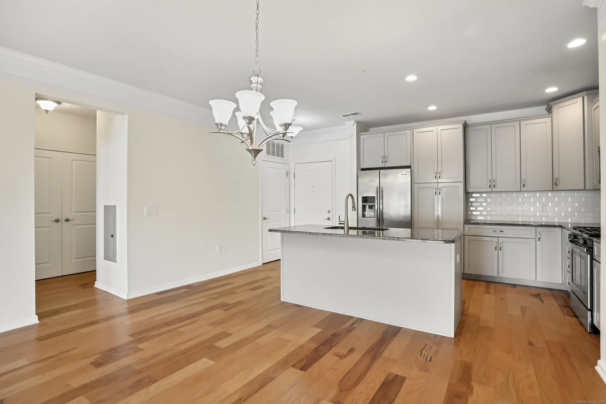 Property Slideshow image 5 of 40 | 416 center meadow ln # 416, Danbury, CT, 06810
