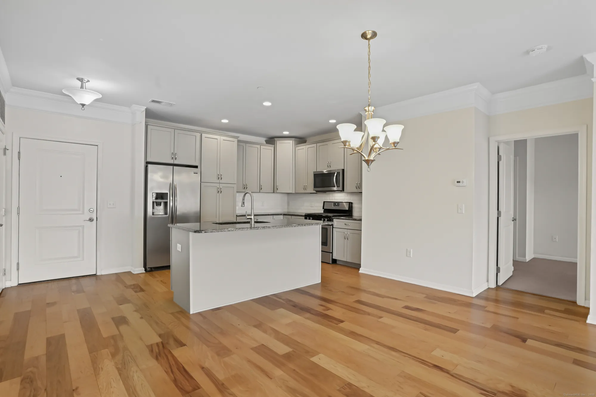 Property Slideshow image 9 of 40 | 416 center meadow ln # 416, Danbury, CT, 06810