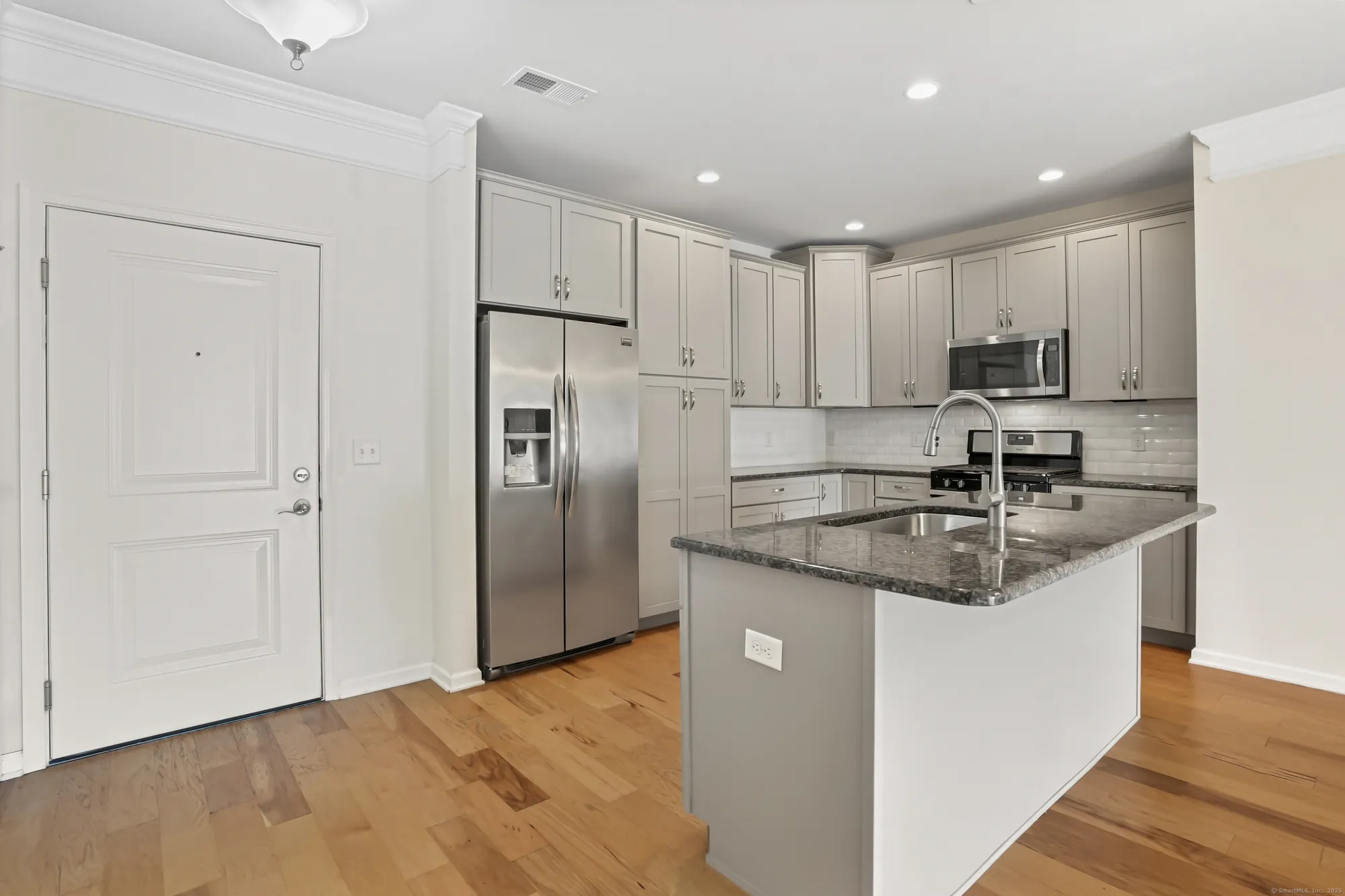 Property Slideshow image 7 of 40 | 416 center meadow ln # 416, Danbury, CT, 06810