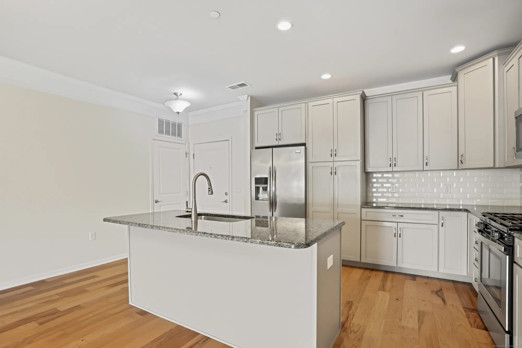 Property Slideshow image 8 of 40 | 416 center meadow ln # 416, Danbury, CT, 06810