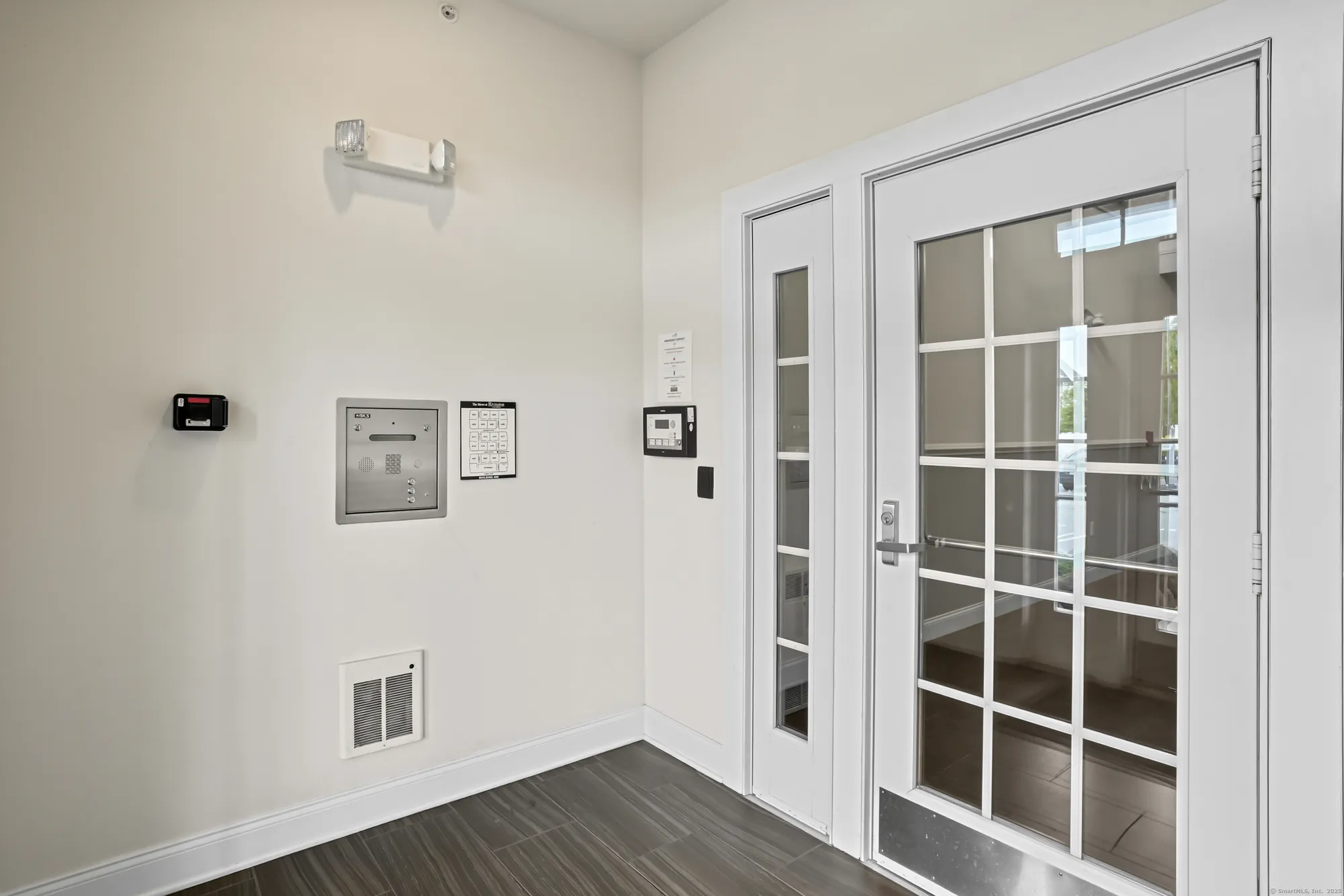 Property Slideshow image 3 of 40 | 416 center meadow ln # 416, Danbury, CT, 06810