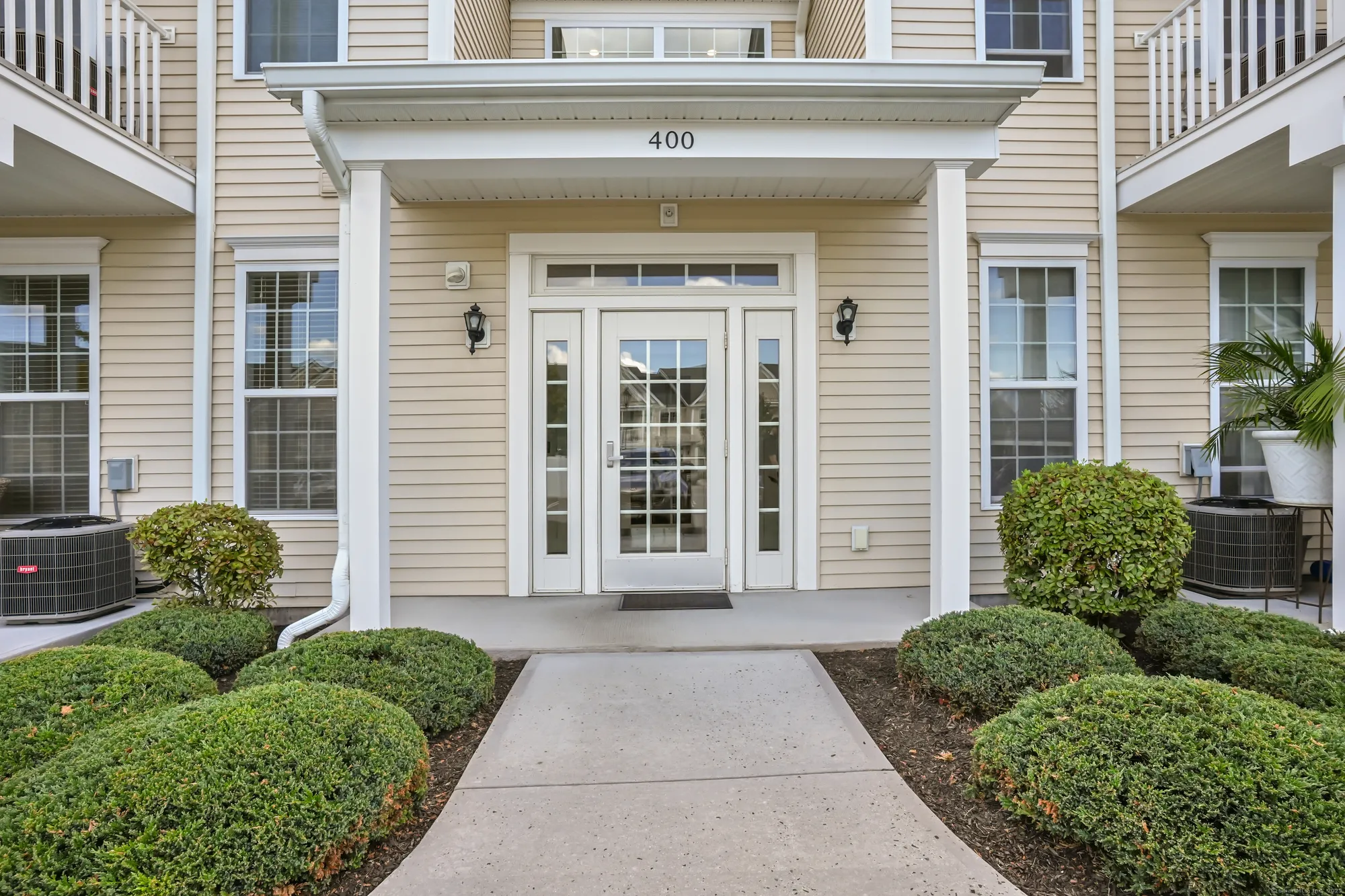 Property Slideshow image 2 of 40 | 416 center meadow ln # 416, Danbury, CT, 06810