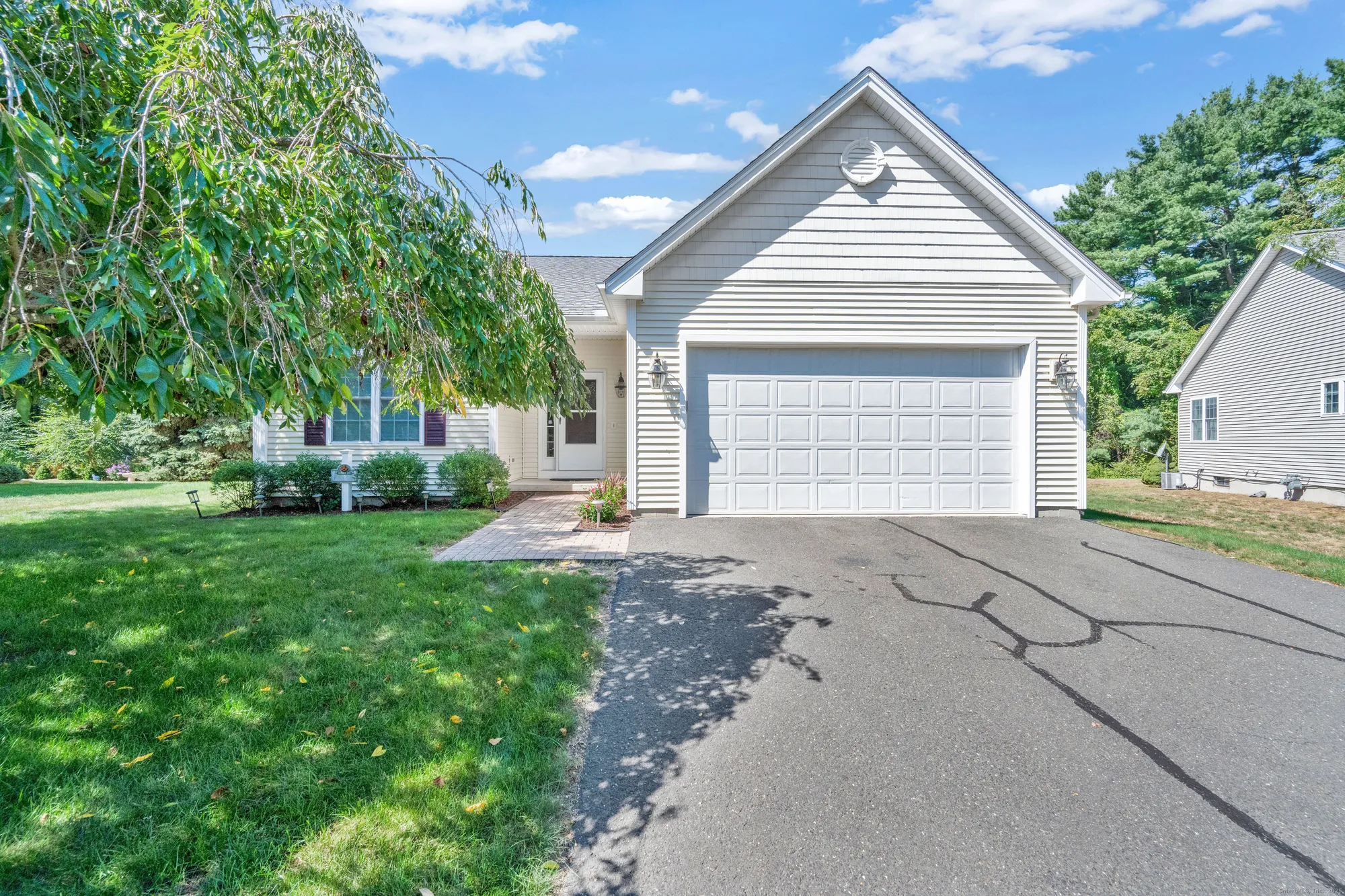 Property Slideshow image 1 of 39 | 39 quail holw # 39, Enfield, CT, 06082