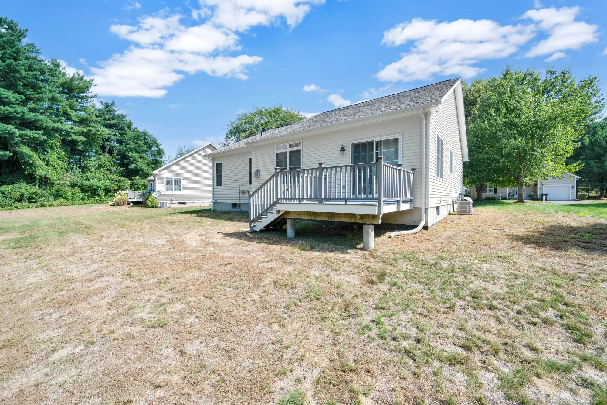 Property Slideshow image 37 of 39 | 39 quail holw # 39, Enfield, CT, 06082