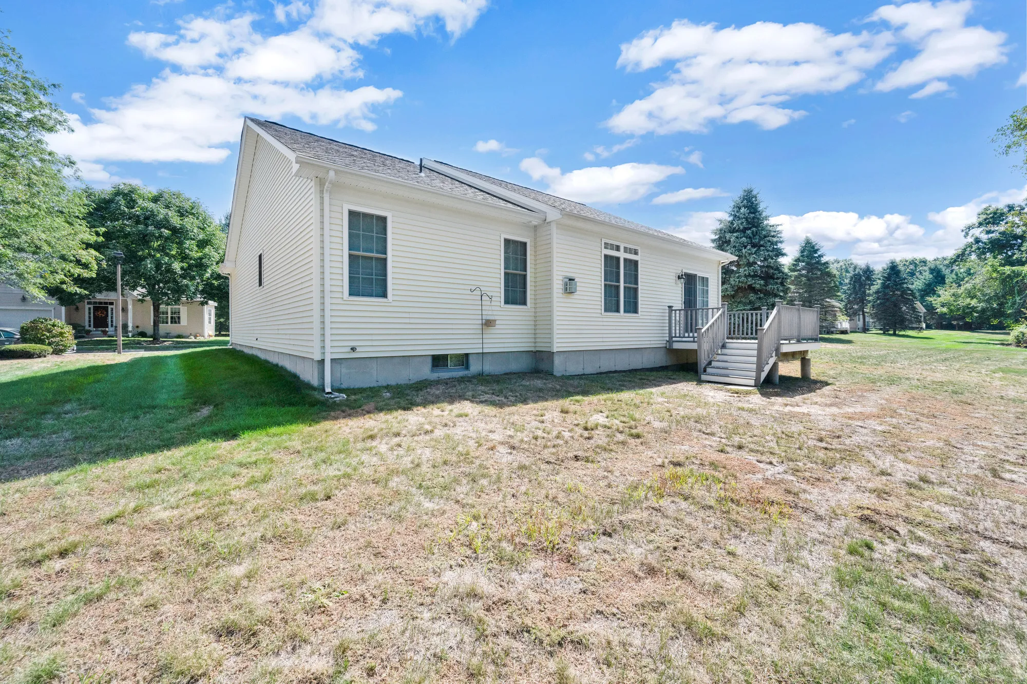 Property Slideshow image 38 of 39 | 39 quail holw # 39, Enfield, CT, 06082