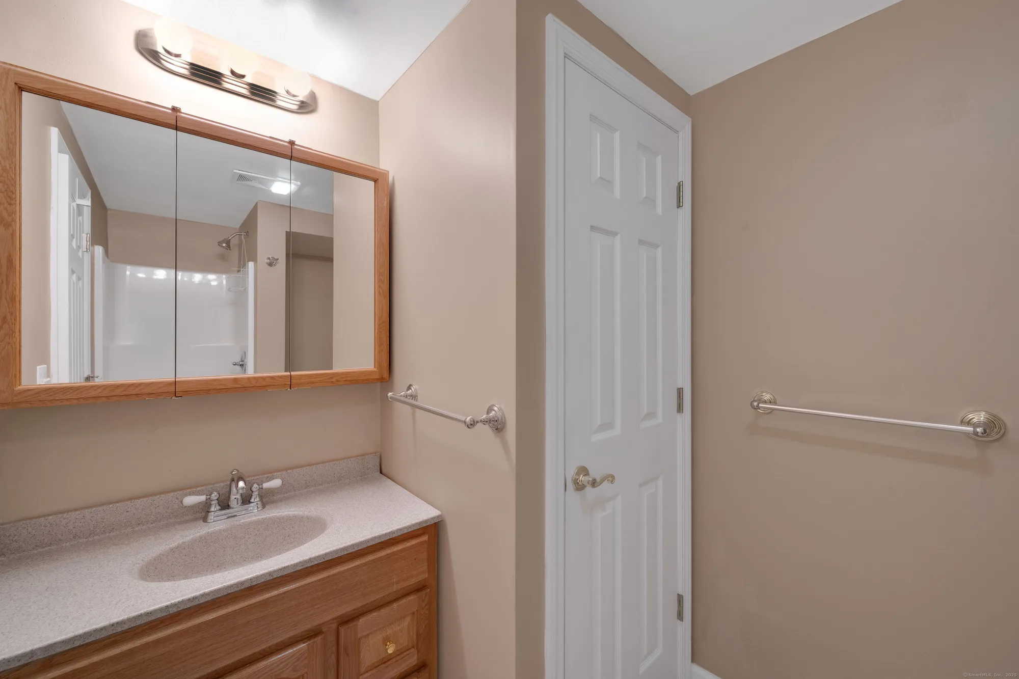 Property Slideshow image 24 of 39 | 39 quail holw # 39, Enfield, CT, 06082