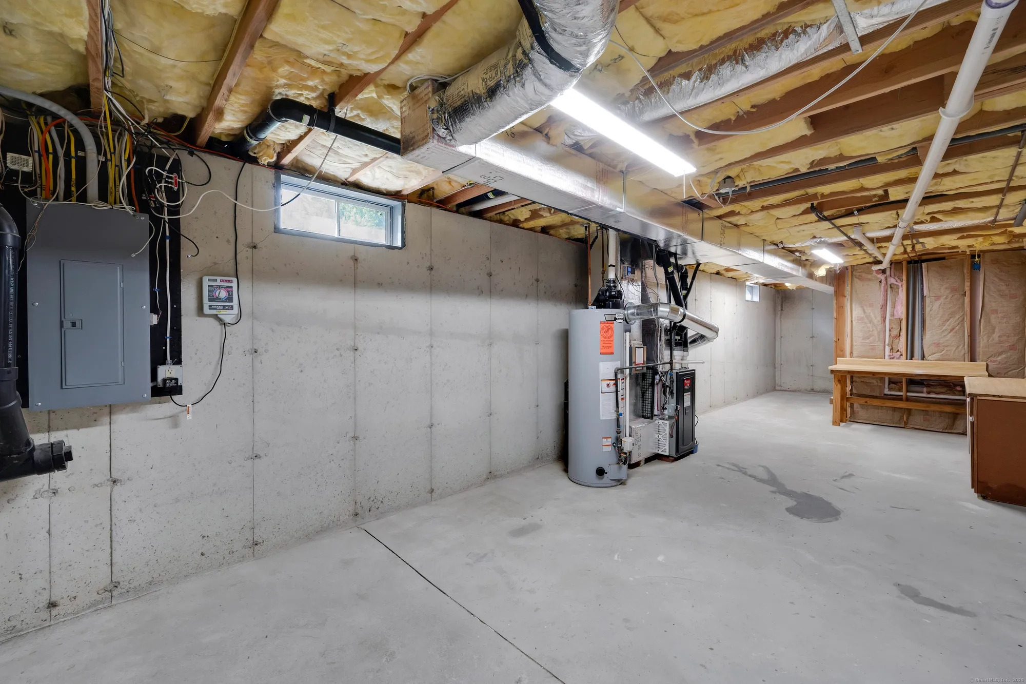 Property Slideshow image 33 of 39 | 39 quail holw # 39, Enfield, CT, 06082