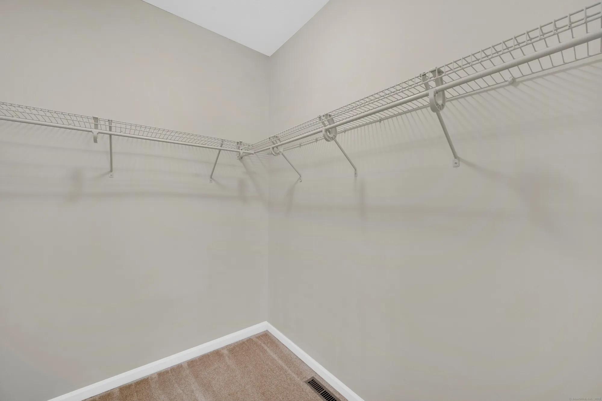 Property Slideshow image 32 of 39 | 39 quail holw # 39, Enfield, CT, 06082