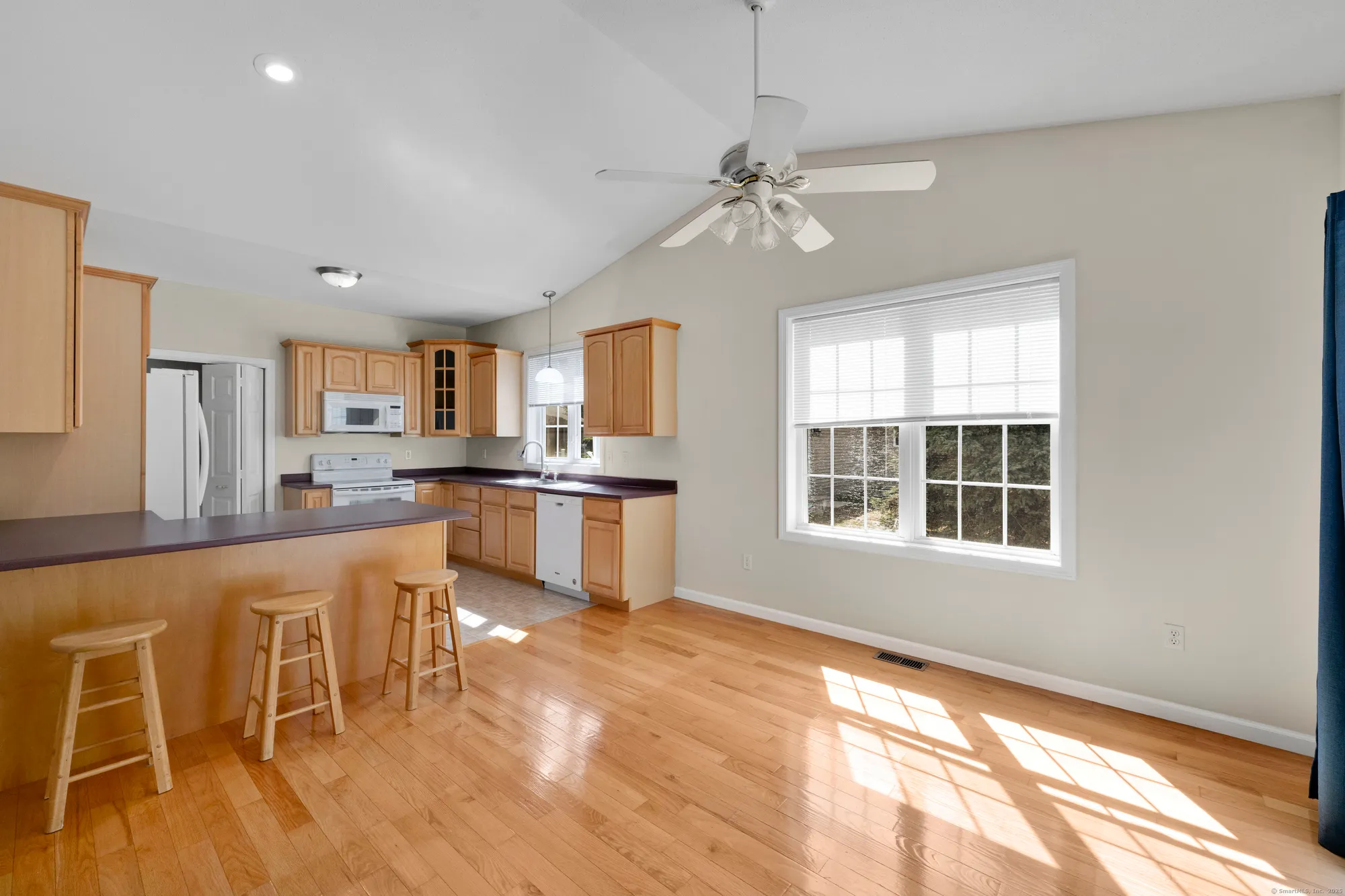 Property Slideshow image 10 of 39 | 39 quail holw # 39, Enfield, CT, 06082