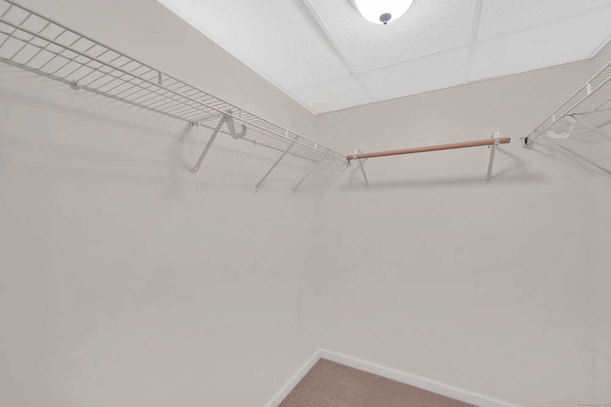Property Slideshow image 29 of 39 | 39 quail holw # 39, Enfield, CT, 06082
