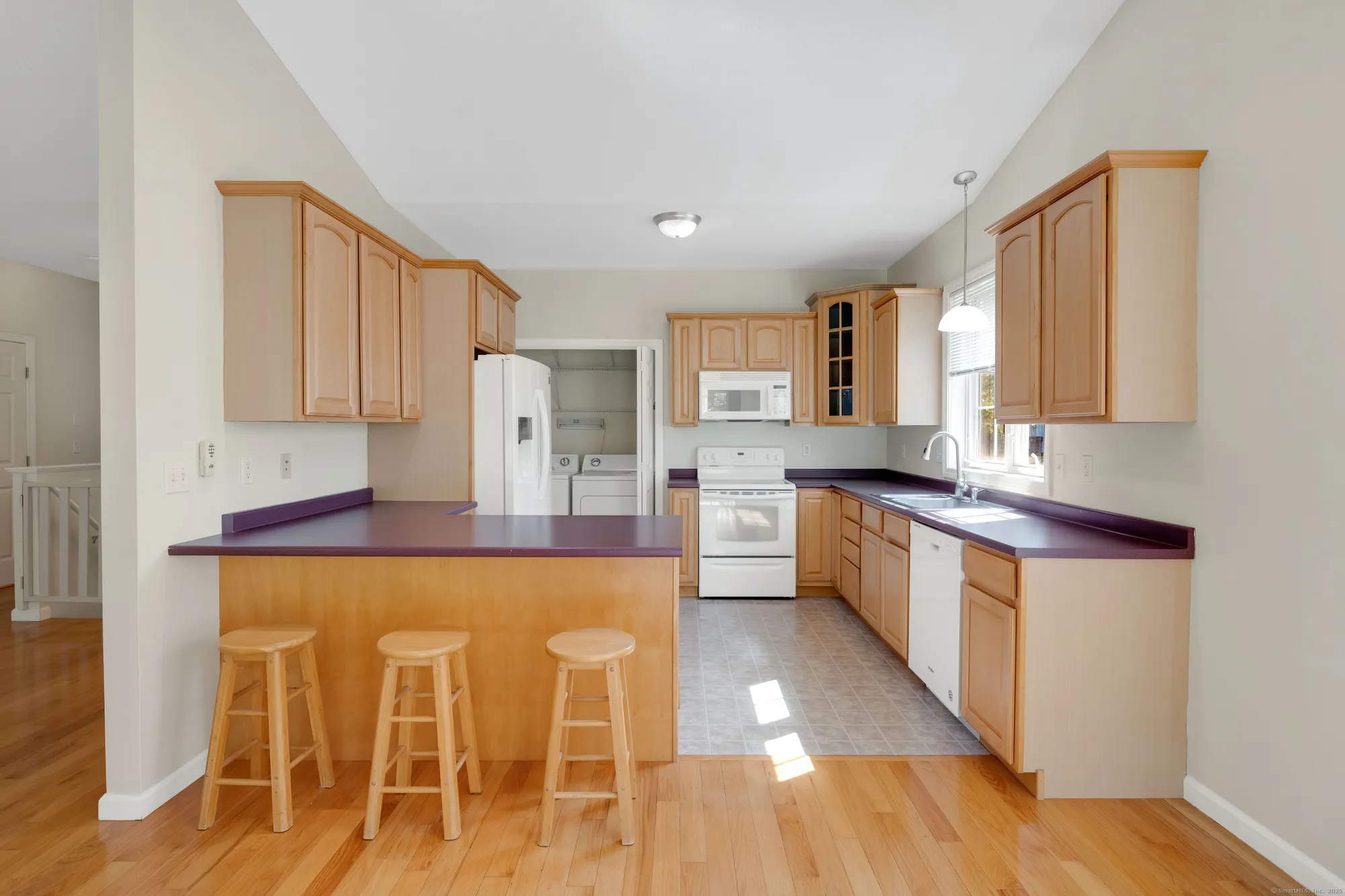 Property Slideshow image 11 of 39 | 39 quail holw # 39, Enfield, CT, 06082