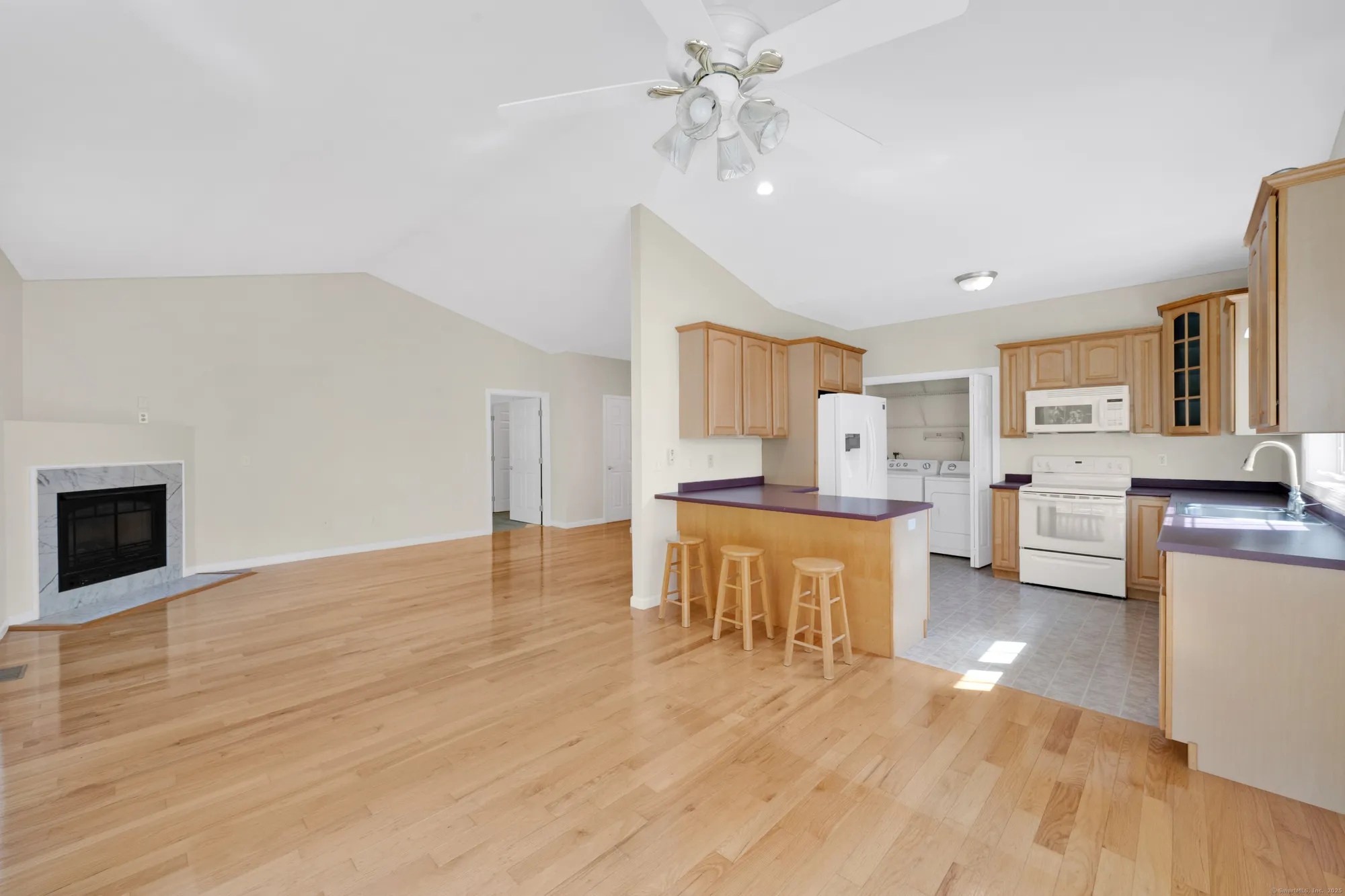 Property Slideshow image 16 of 39 | 39 quail holw # 39, Enfield, CT, 06082