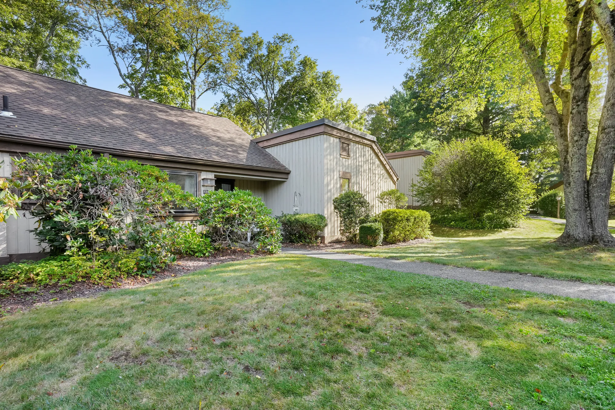 Property Slideshow image 6 of 40 | 626 heritage vlg, Southbury, CT, 06488