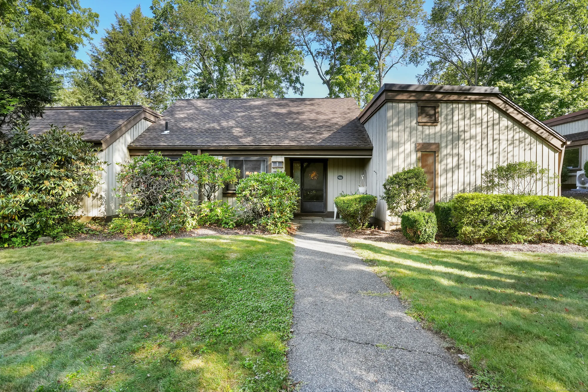 Property Slideshow image 1 of 40 | 626 heritage vlg, Southbury, CT, 06488