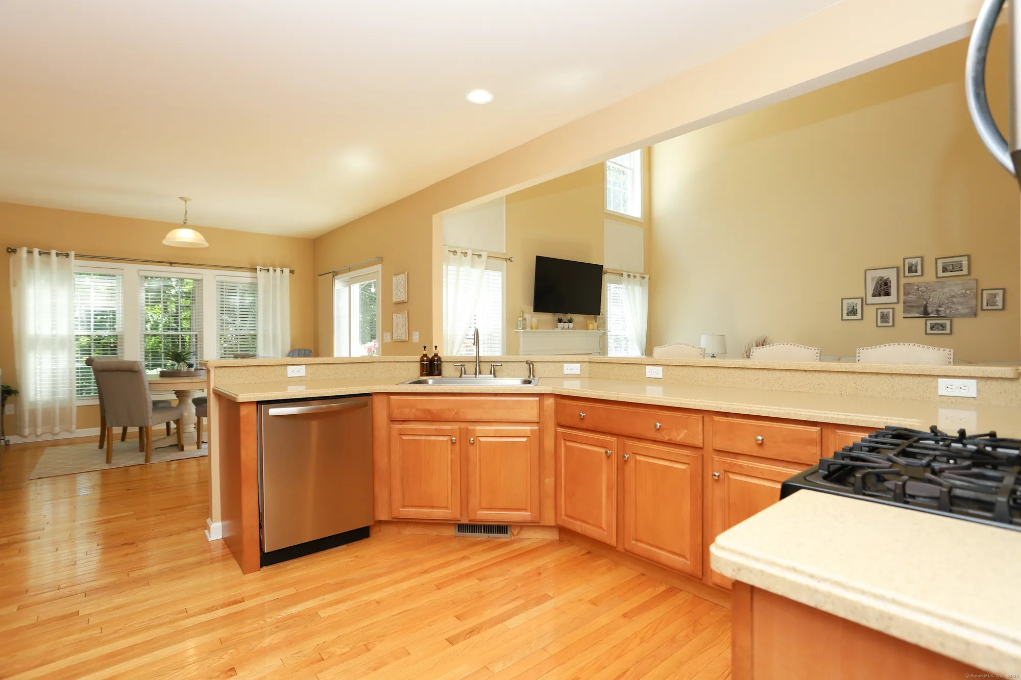 Property Slideshow image 12 of 36 | 302 fairway dr # 302, Oxford, CT, 06478