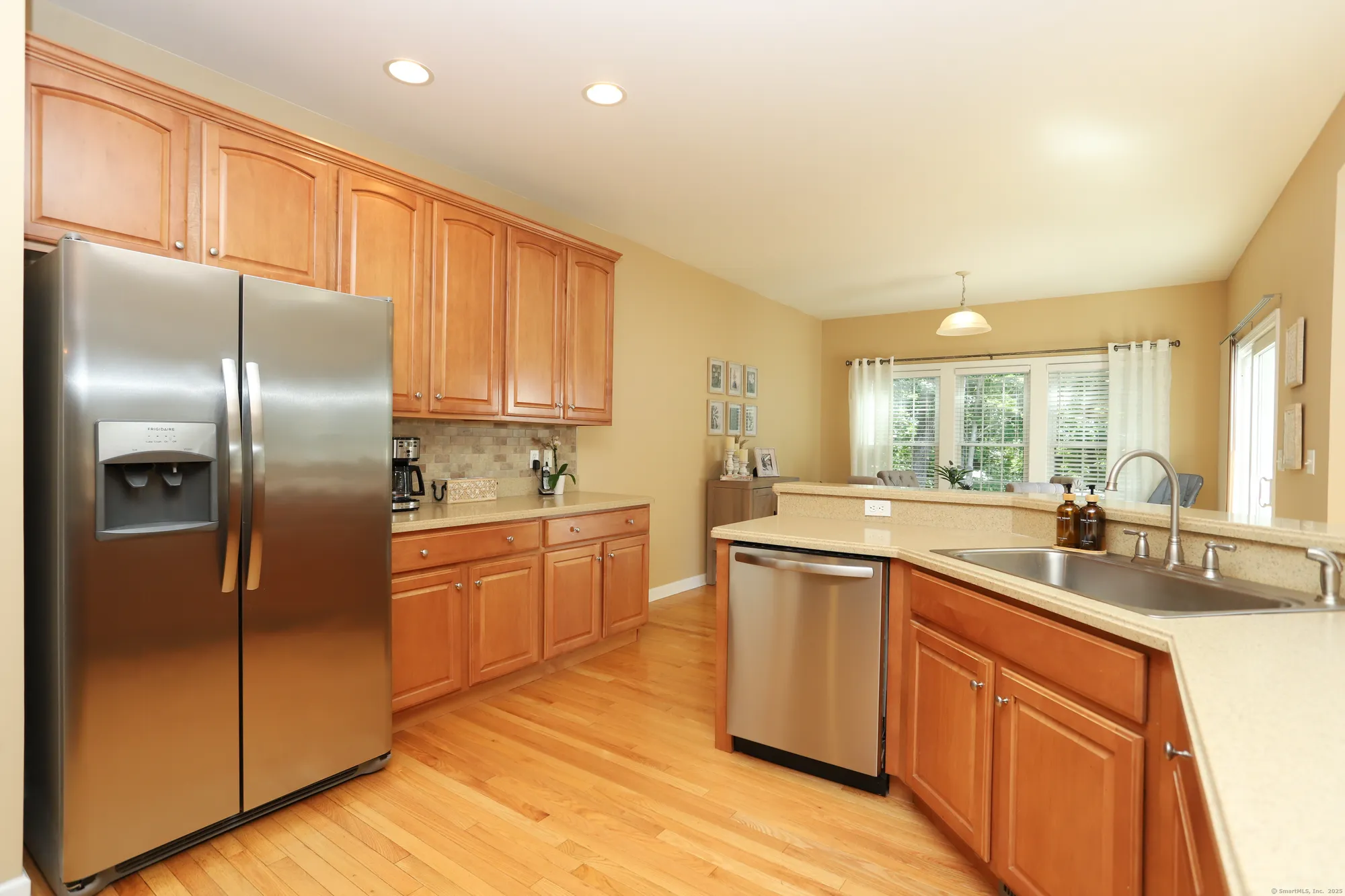 Property Slideshow image 13 of 36 | 302 fairway dr # 302, Oxford, CT, 06478
