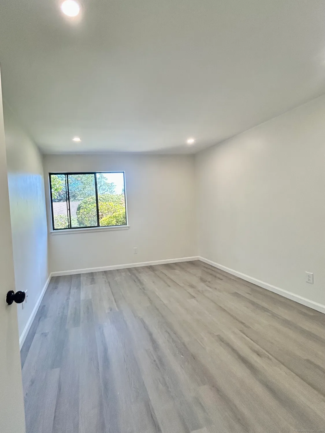 Property Slideshow image 8 of 17 | 114 heritage vlg c, Southbury, CT, 06488