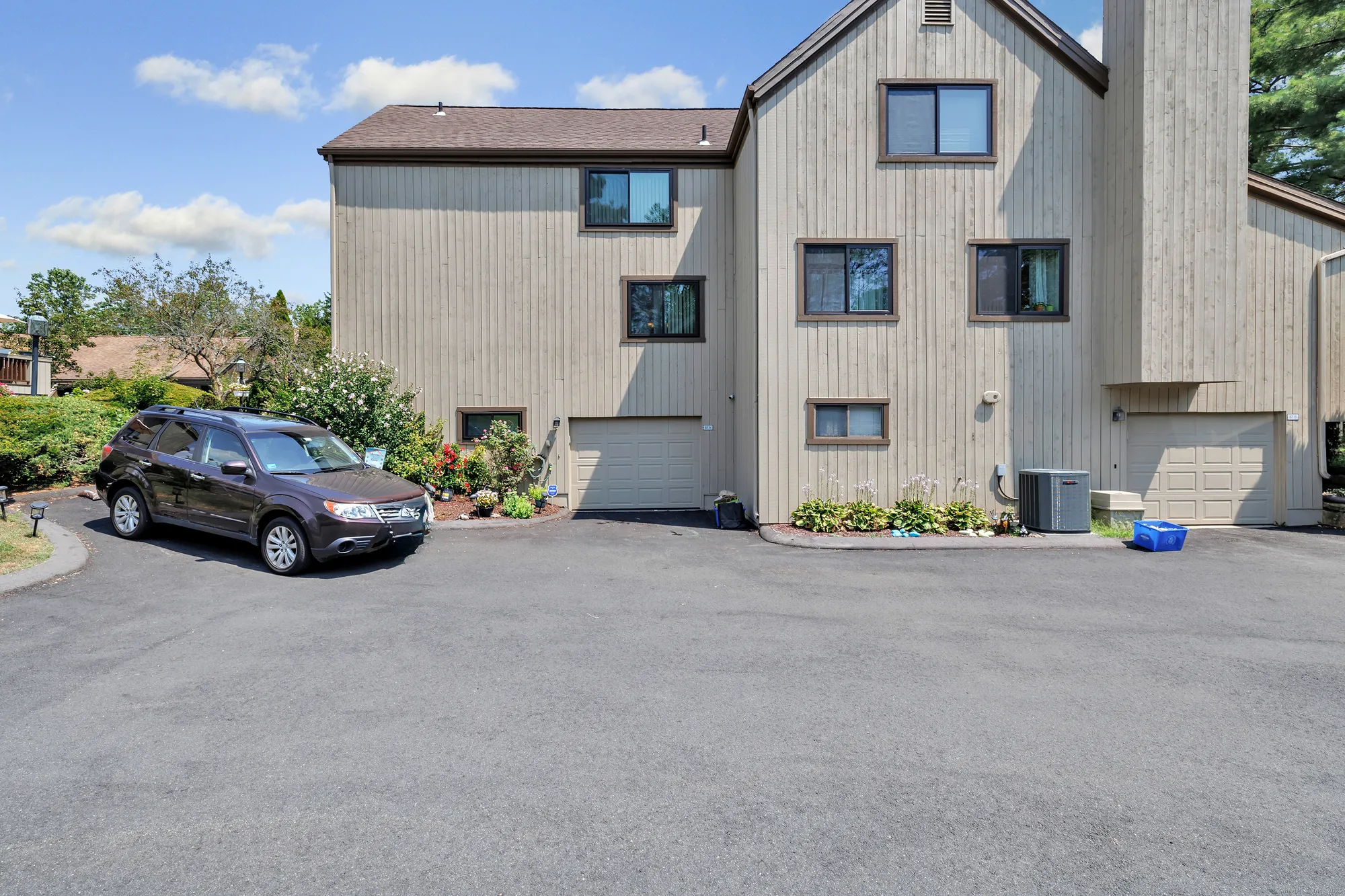 Property Slideshow image 6 of 32 | 87 creek ln a, Stratford, CT, 06614