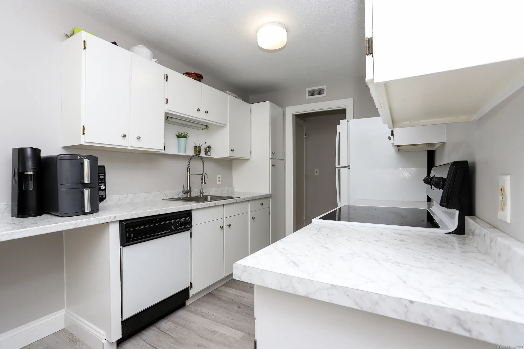 Property Slideshow image 7 of 24 | 1 heritage vlg c, Southbury, CT, 06488