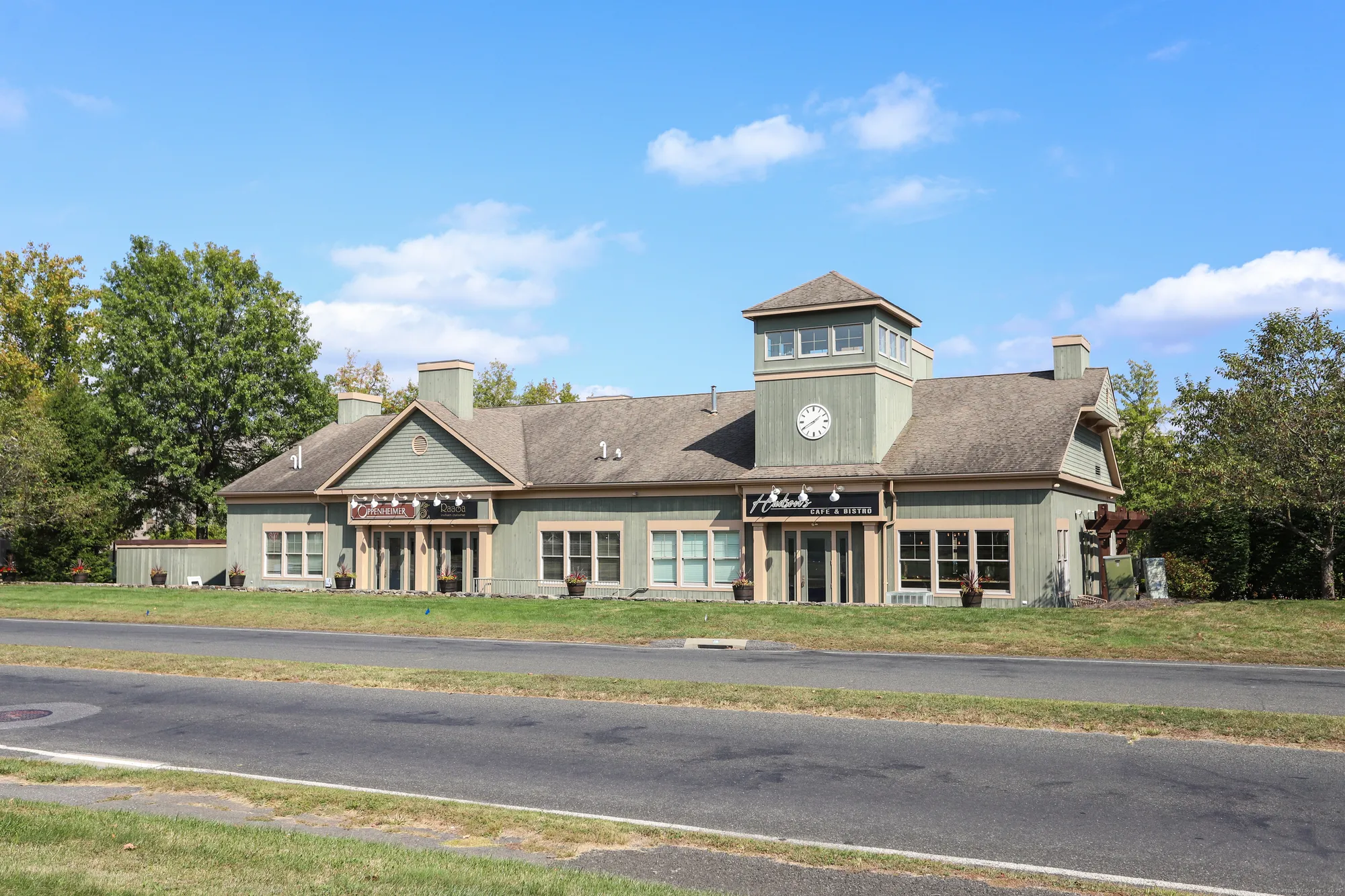 Property Slideshow image 23 of 24 | 1 heritage vlg c, Southbury, CT, 06488