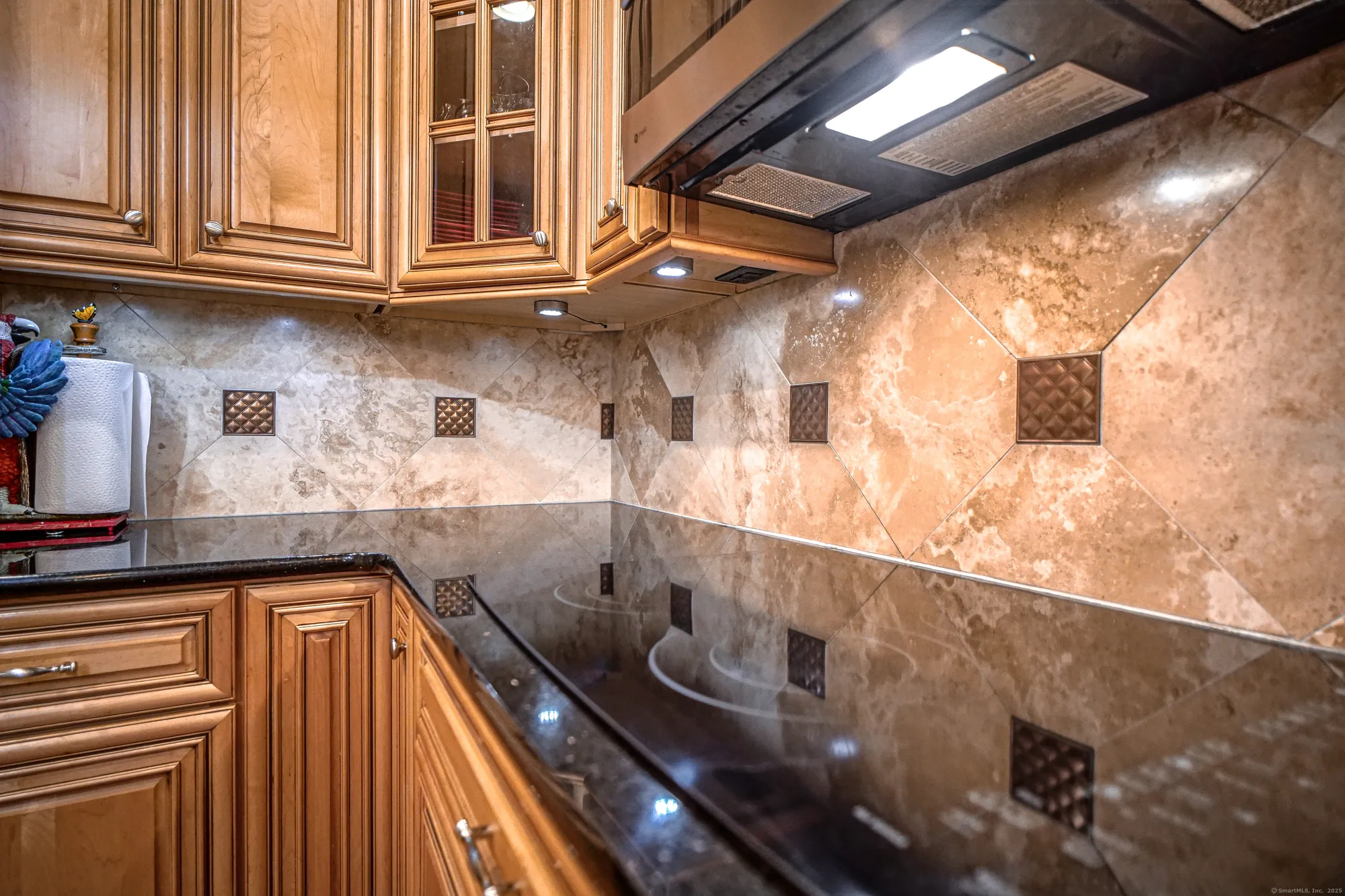 Property Slideshow image 5 of 40 | 11 poplar dr # 11, Prospect, CT, 06712