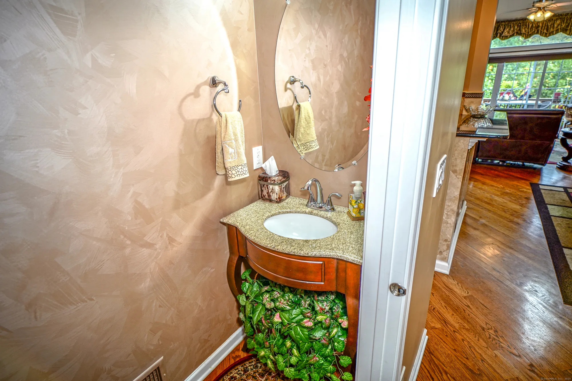 Property Slideshow image 7 of 40 | 11 poplar dr # 11, Prospect, CT, 06712