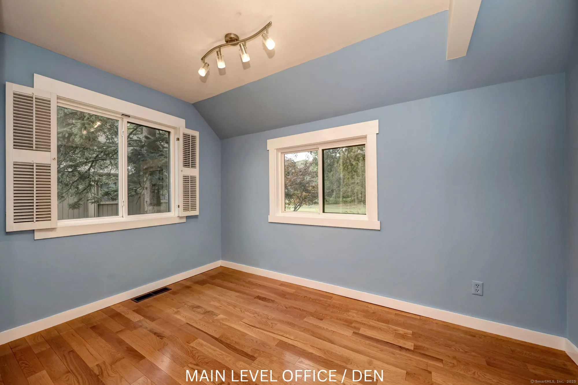 Property Slideshow image 14 of 40 | 195 bayfield ln a, Stratford, CT, 06614
