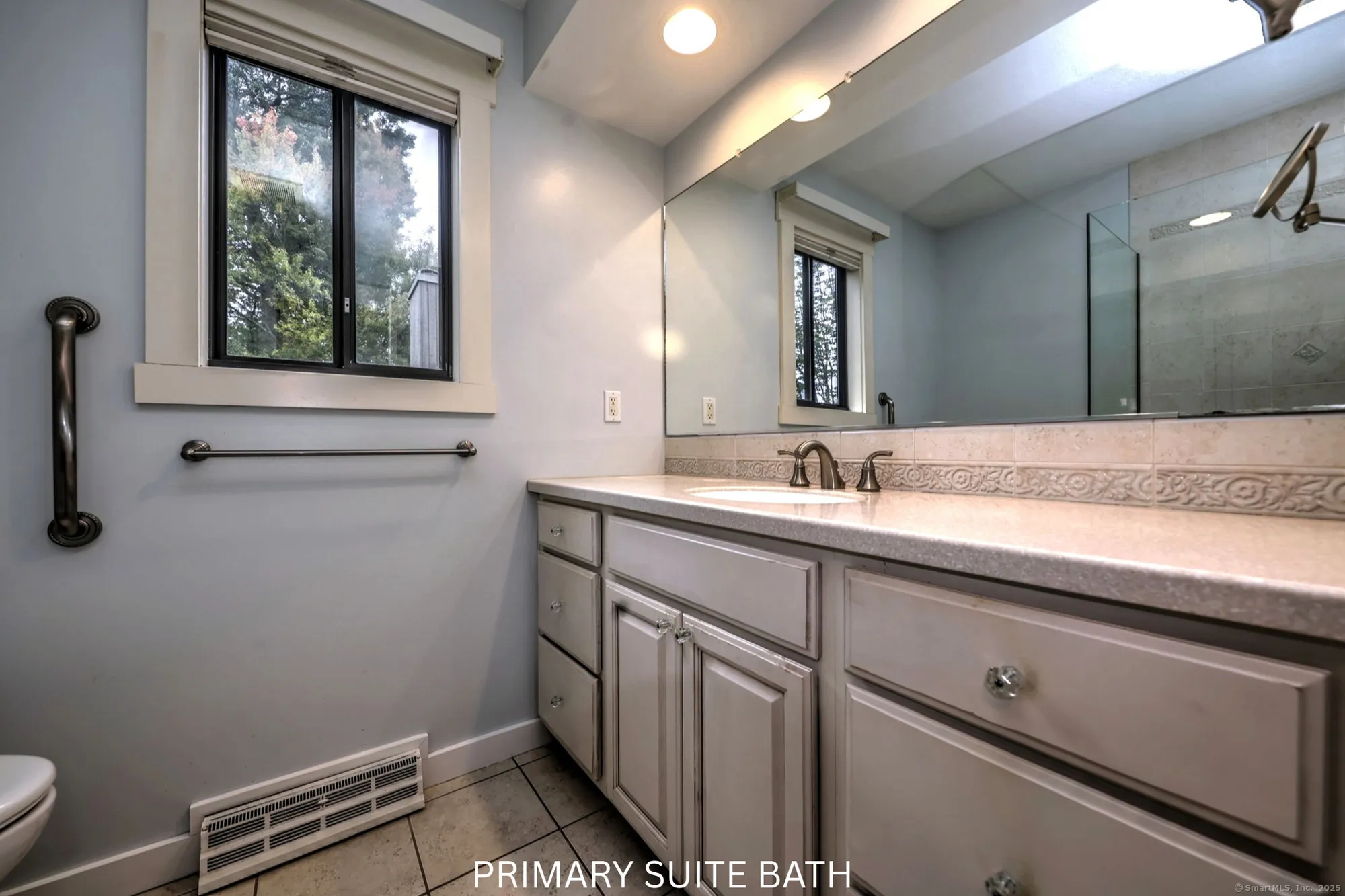 Property Slideshow image 23 of 40 | 195 bayfield ln a, Stratford, CT, 06614