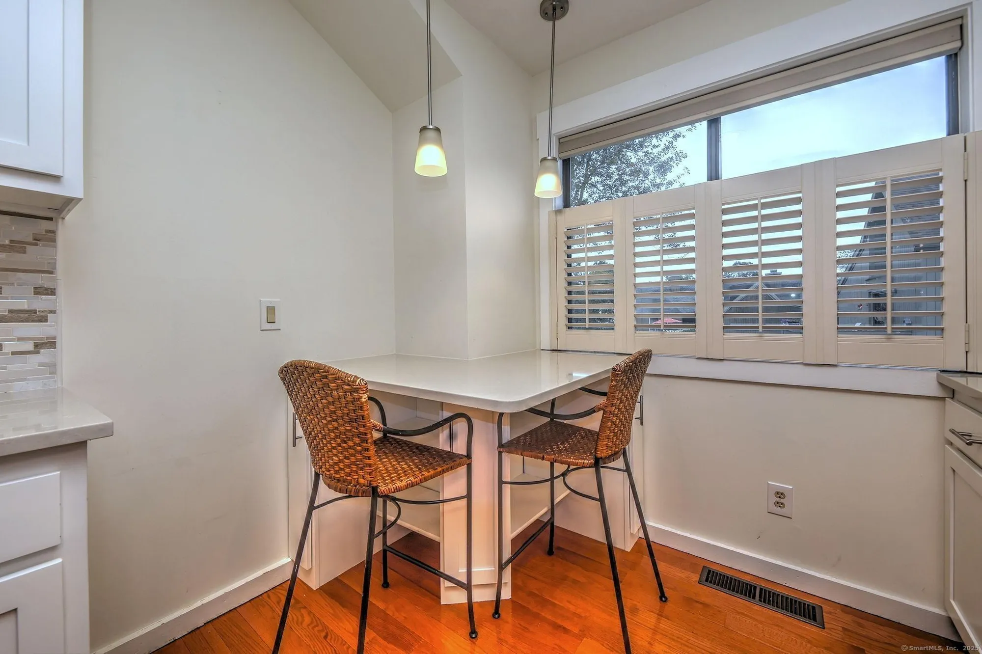 Property Slideshow image 9 of 40 | 195 bayfield ln a, Stratford, CT, 06614