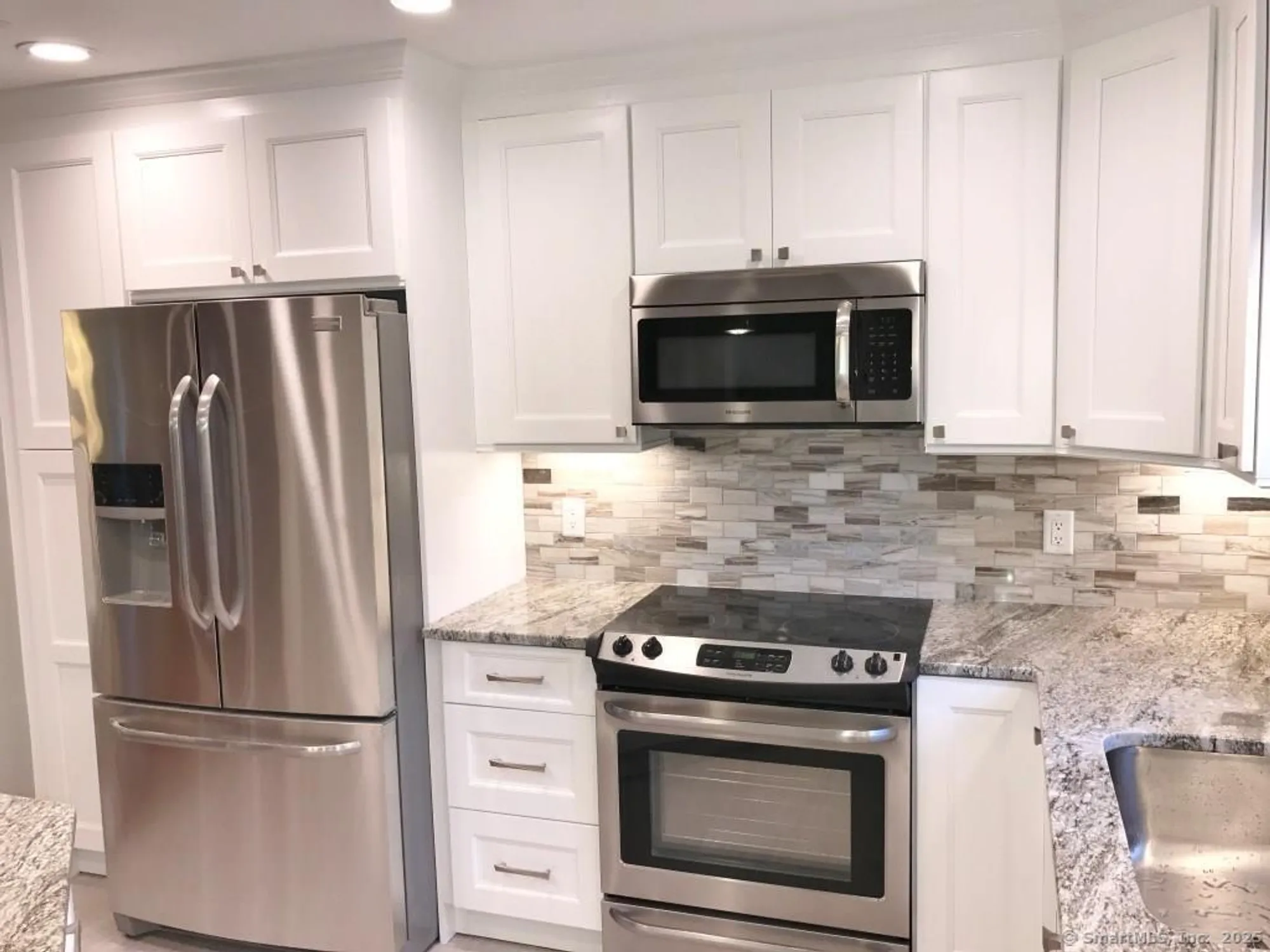 Property Slideshow image 3 of 24 | 568a heritage vlg, Southbury, CT, 06488