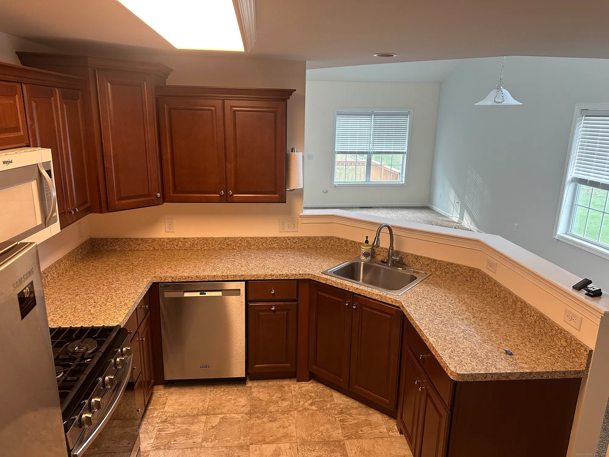 Property Slideshow image 5 of 14 | 8 hickory dr # 8, Prospect, CT, 06712